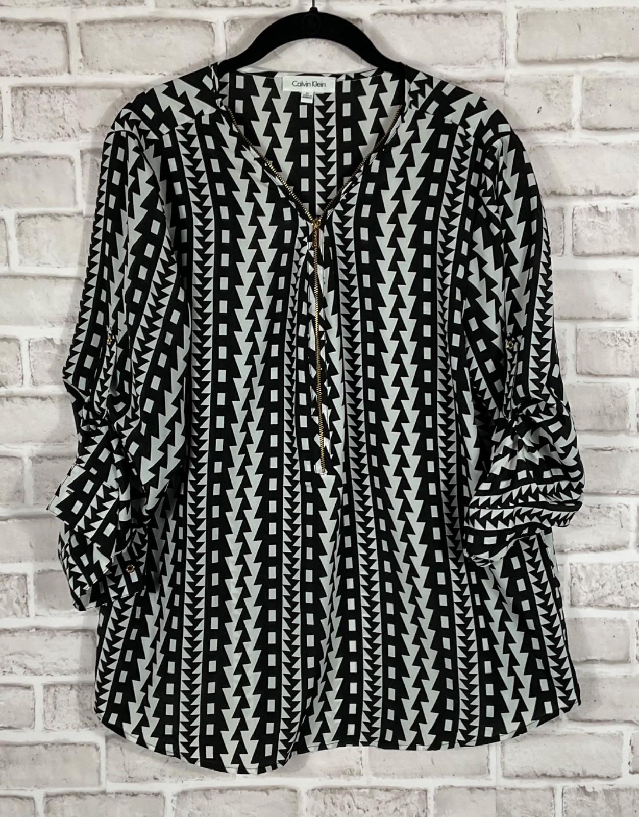 Calvin Klein Top Womens Sz XL Black Ivory Geometric 1/2 Zip Long Roll Tab Sleeve