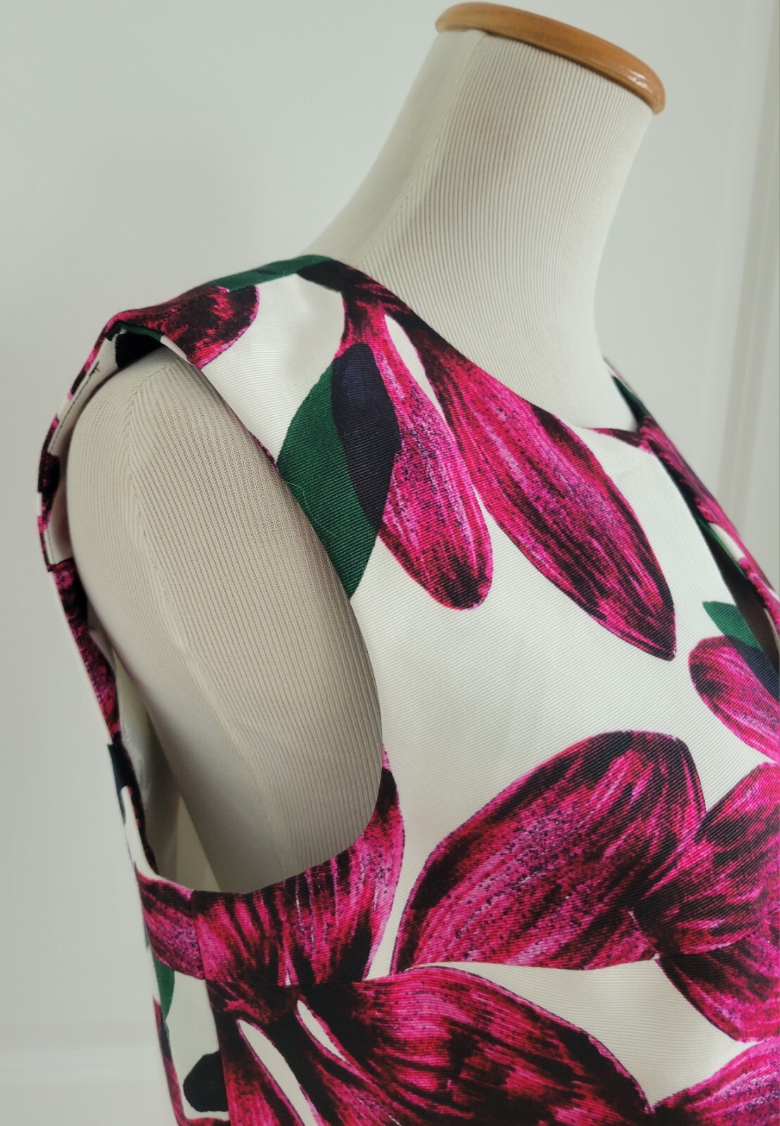 $285 Milly V-Neck Sleeveless Seamed Cropped Boxy Top Fuchsia Floral Print US 6