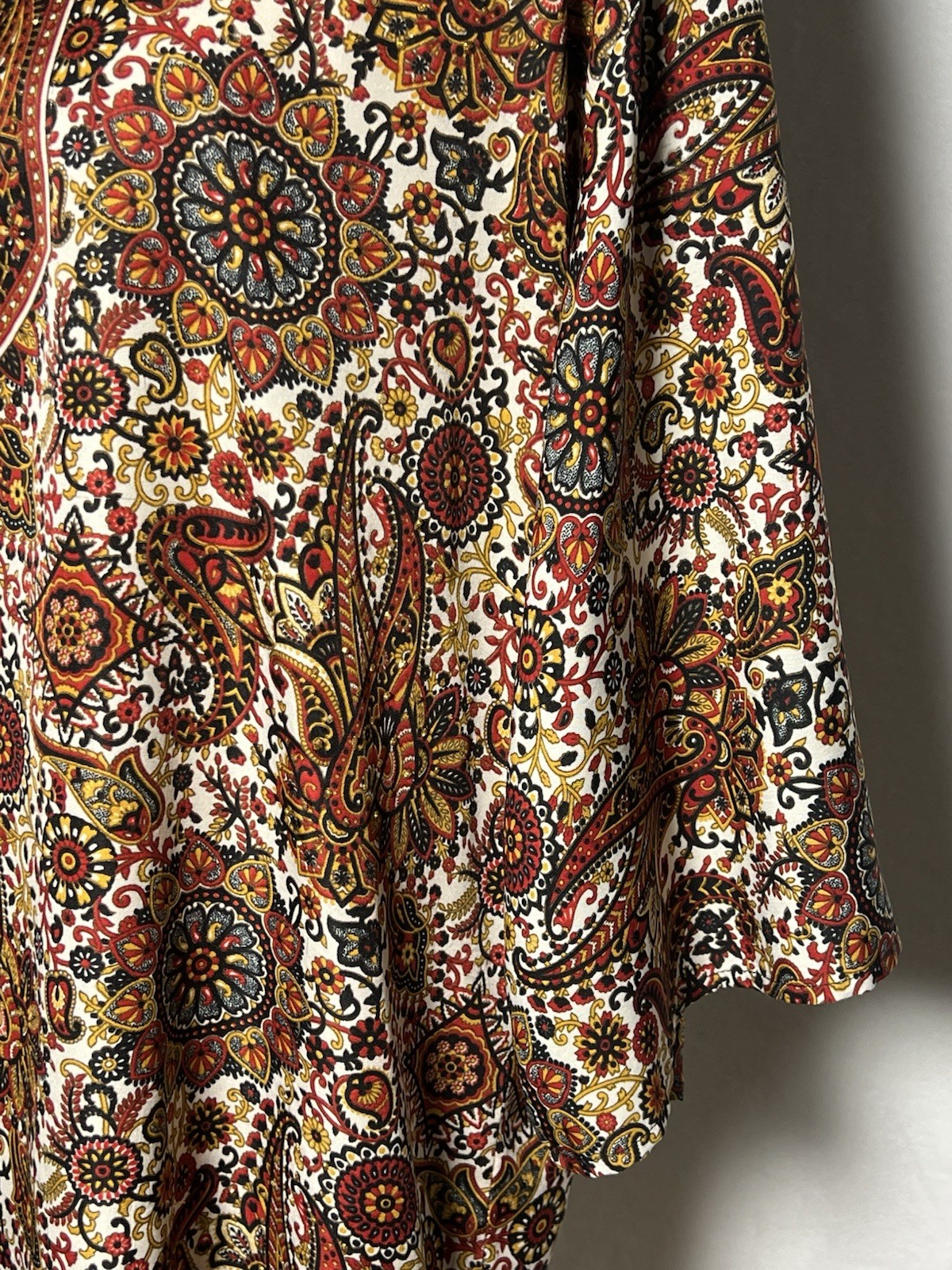 SANTE CLASSICS Paisley Tunic Top in Multi-Color with Gold Studs – size XL