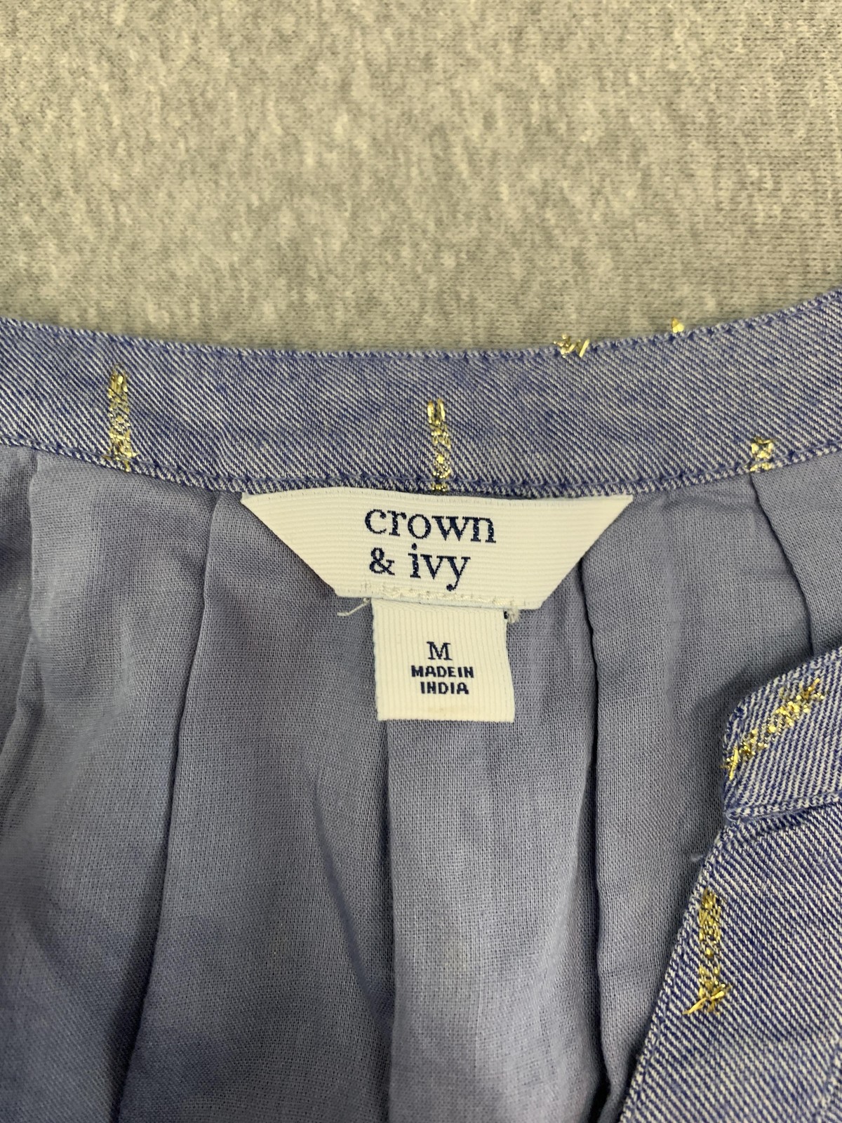 Crown & Ivy Blouse Womens Medium Blue Chambray Sleeveless Henley Glitter Top