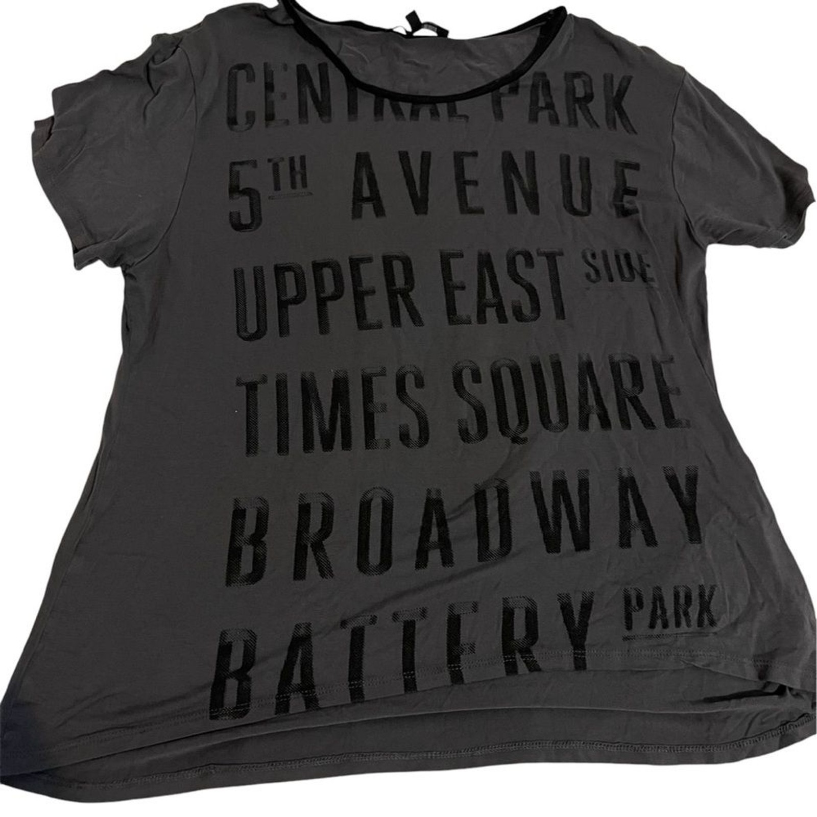 Elie Tahari New York grey and black urban style t-shirt/ size large