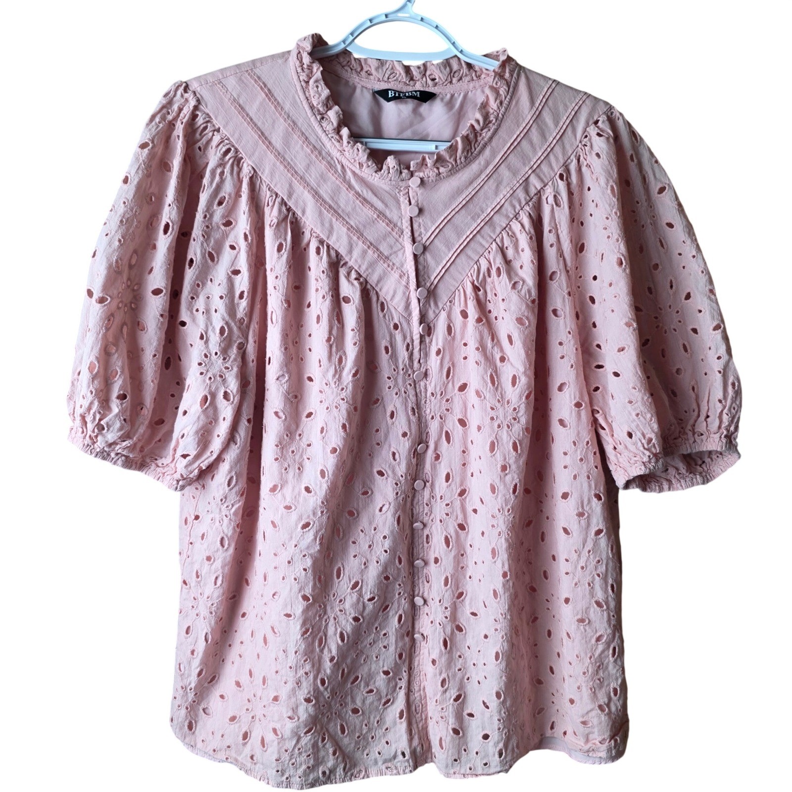BTFBM XL Pink Eyelet Blouse Puff Sleeve Ruffle Neck Button Front Cotton Top