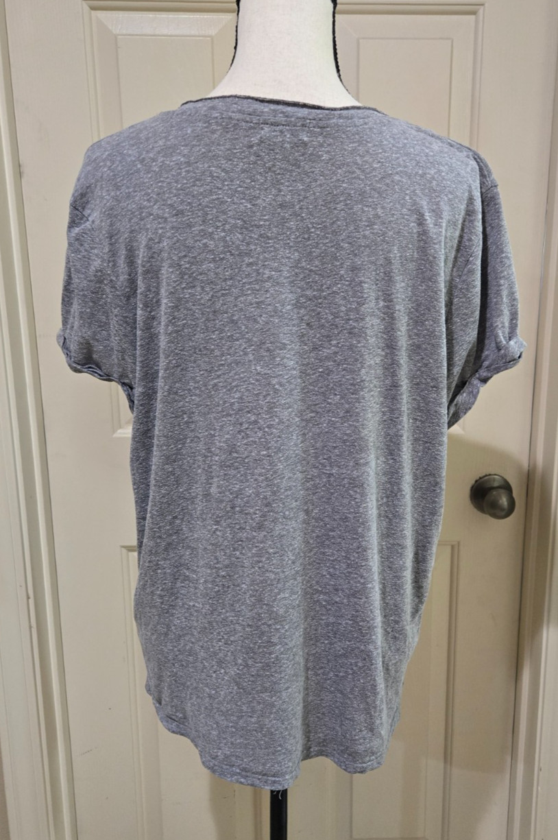t. La Anthropologie sz XL gray v-neck tshirt
