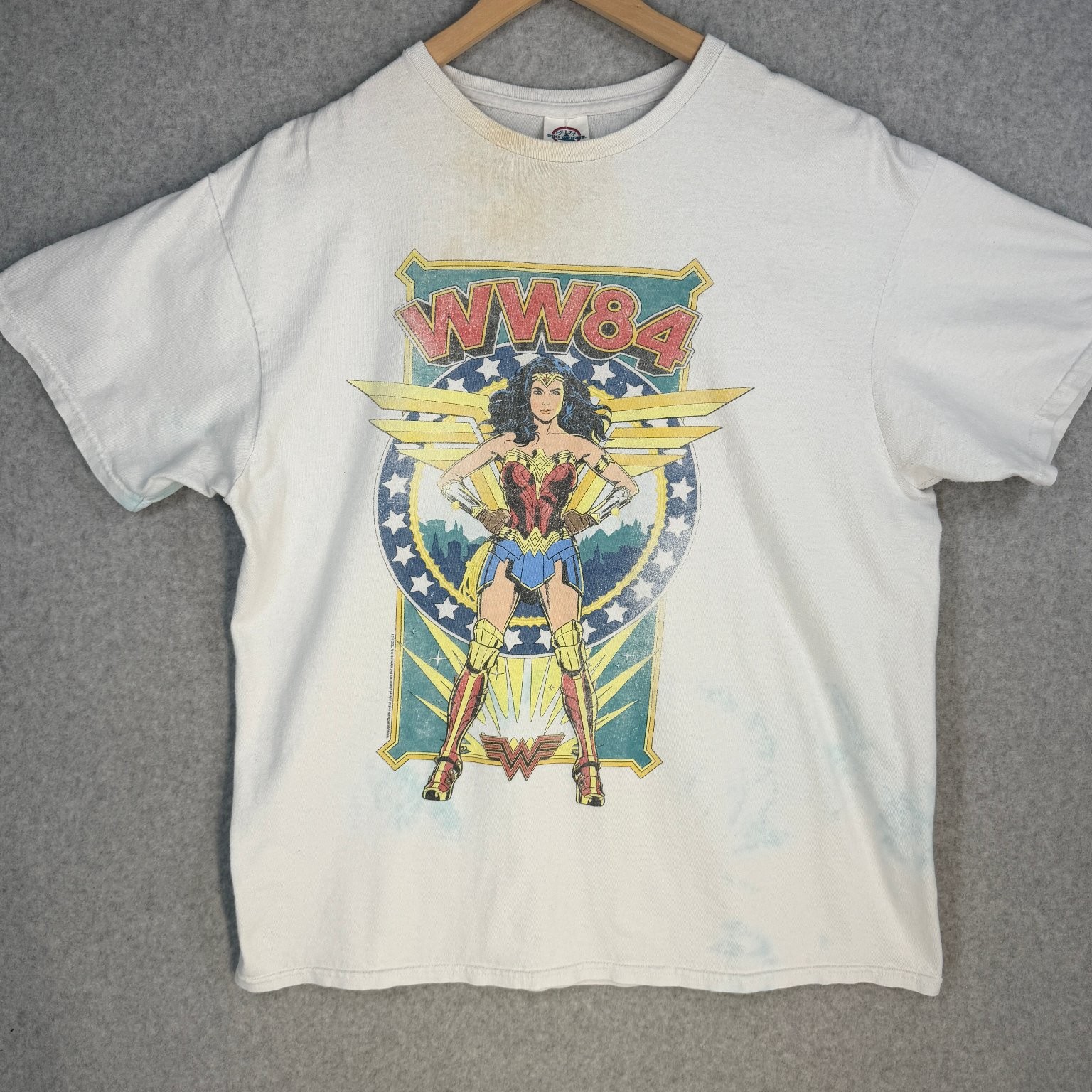 Delta Pro Weight WW84 Wonder Woman T-Shirt Graphic Tee Cotton Distressed Vintage