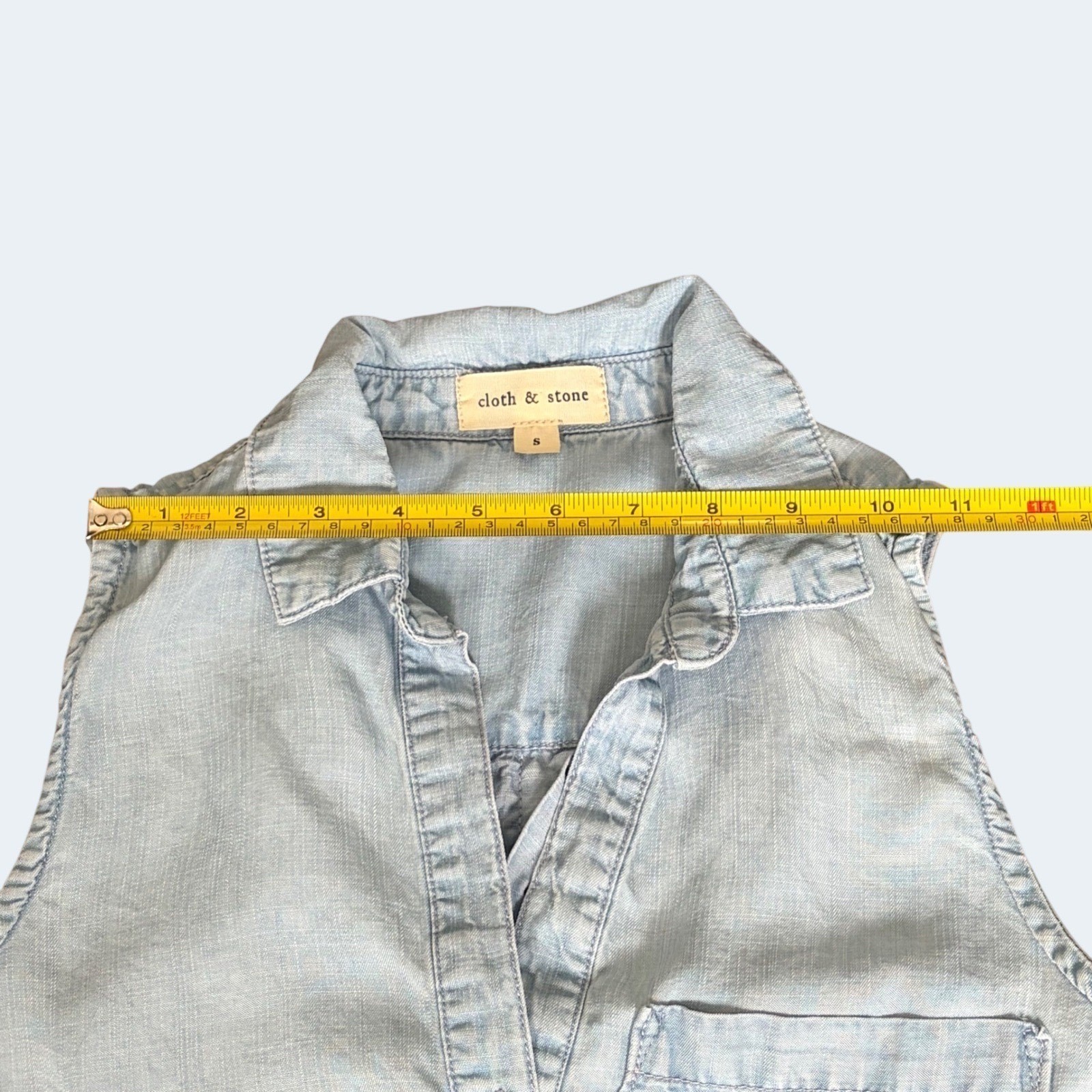 Cloth & Stone Light Wash Denim Sleeveless Henley Top Size S Coastal Boho