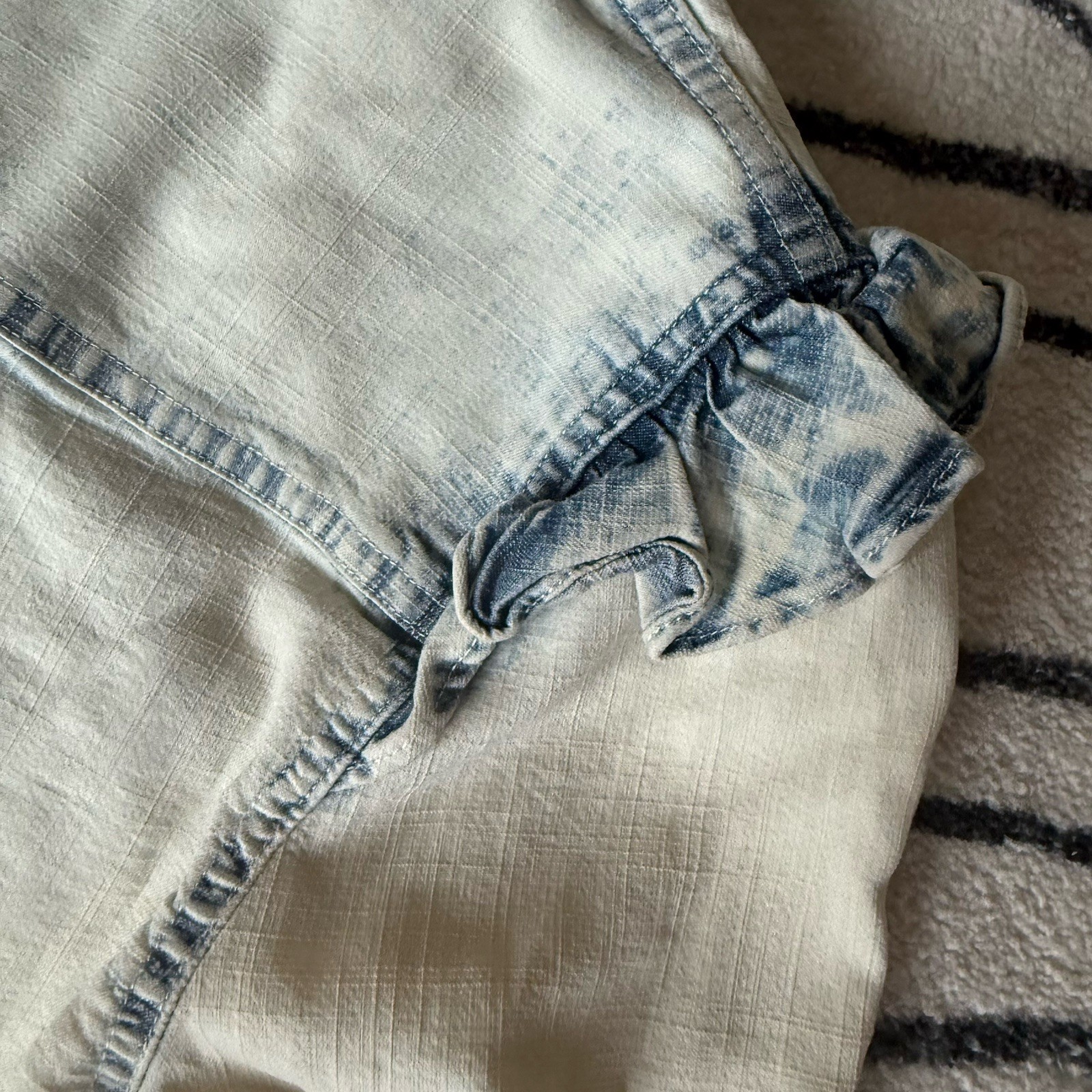 Alice + Olivia Jeans Ruffle Chambray Button Front Blouse Top XS Blue Ocean Blues