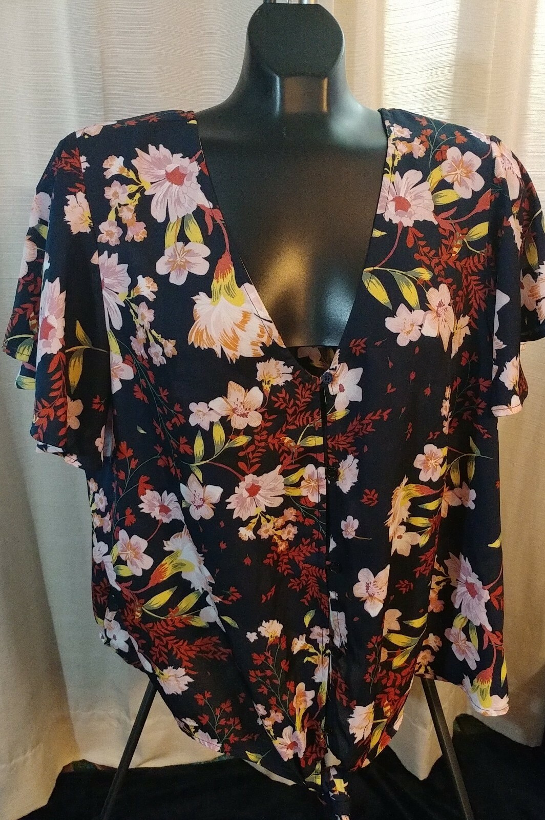 FOURTEENTH PLACE WOMENS SIZE 2X BLUE FLORAL PRINT TOP NWOT