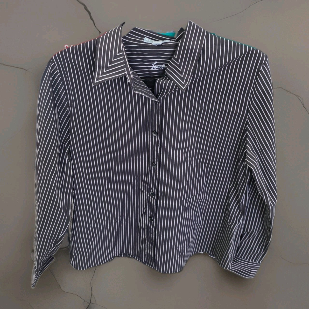 Foxcroft Wrinkle Free Women’s size 12 Black Stripe Button Up Long Sleeve Top