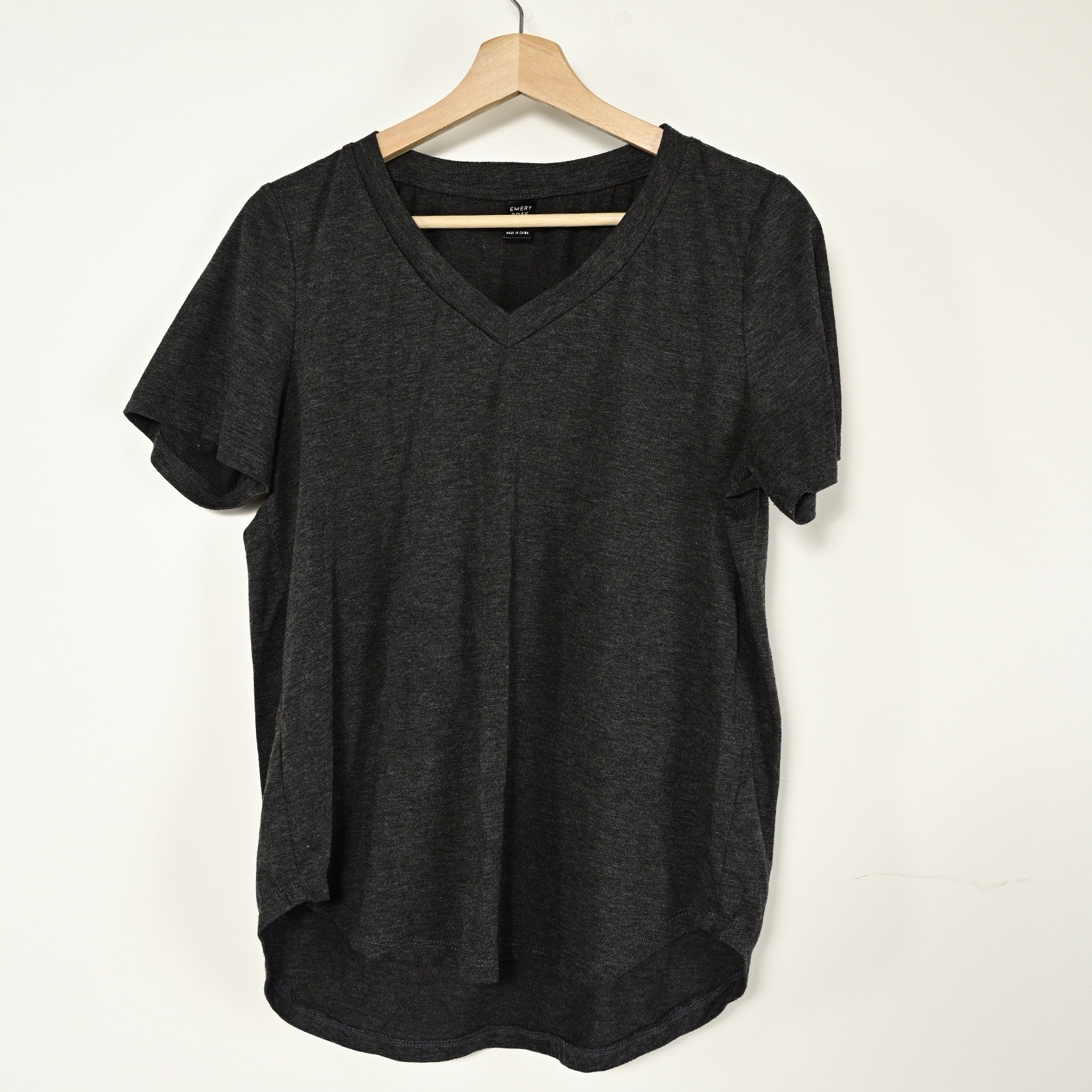 Emery Rose Women’s L. Dark Gray V-Neck Hi-Lo Leisure Short Sleeve Knit T-Shirt