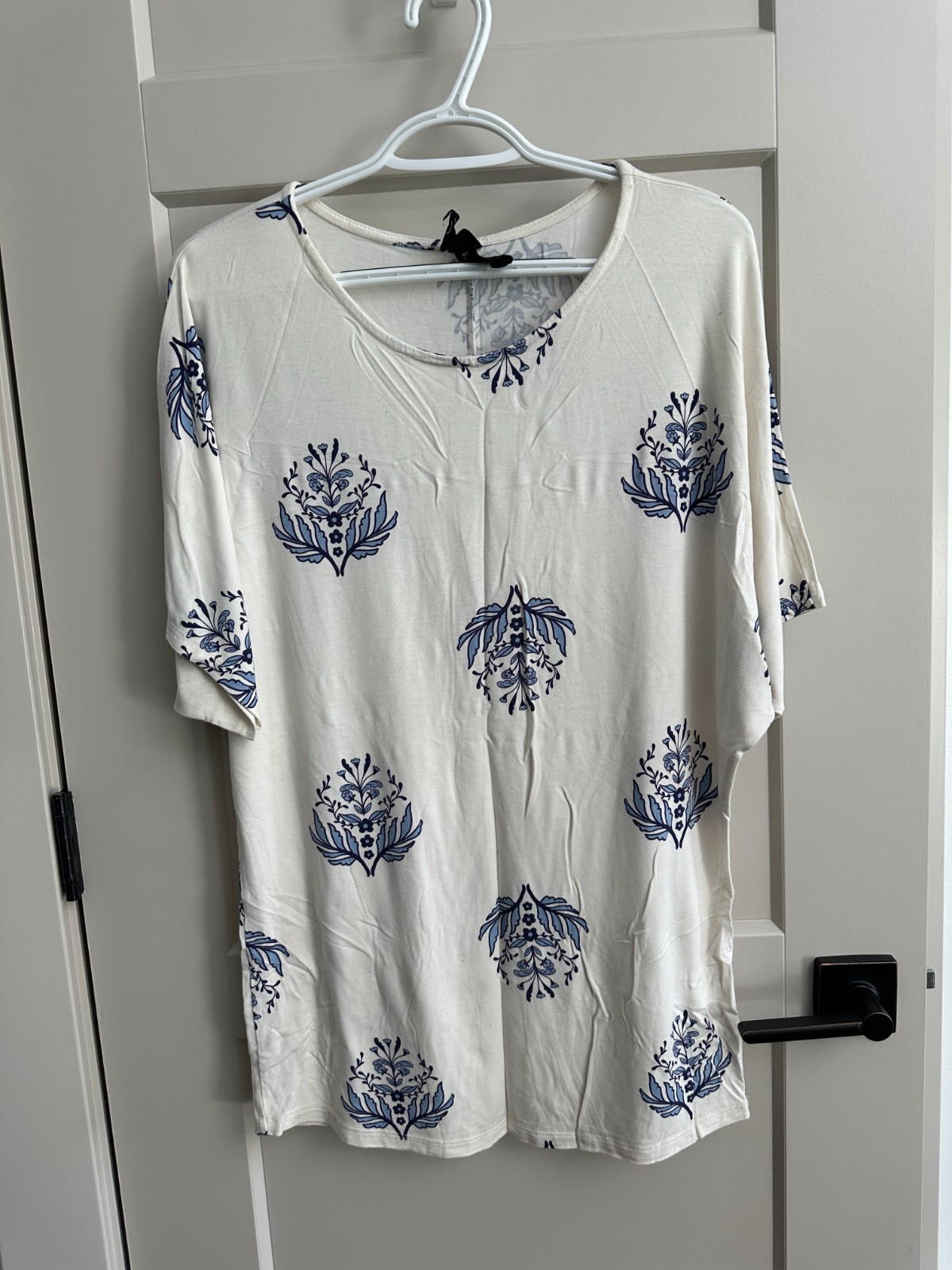 Agnes & Dora Dolman Top Cream & Navy Blue Size Small S EUC