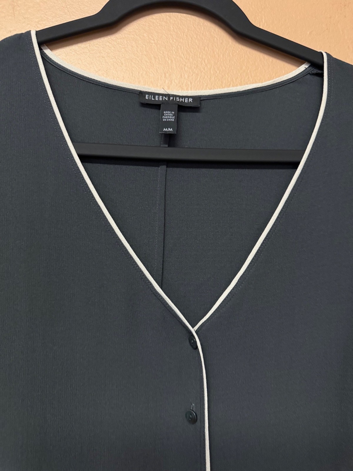 Eileen Fisher 100% Silk Blouse M Gray White Trim Button Front Long Sleeve Top