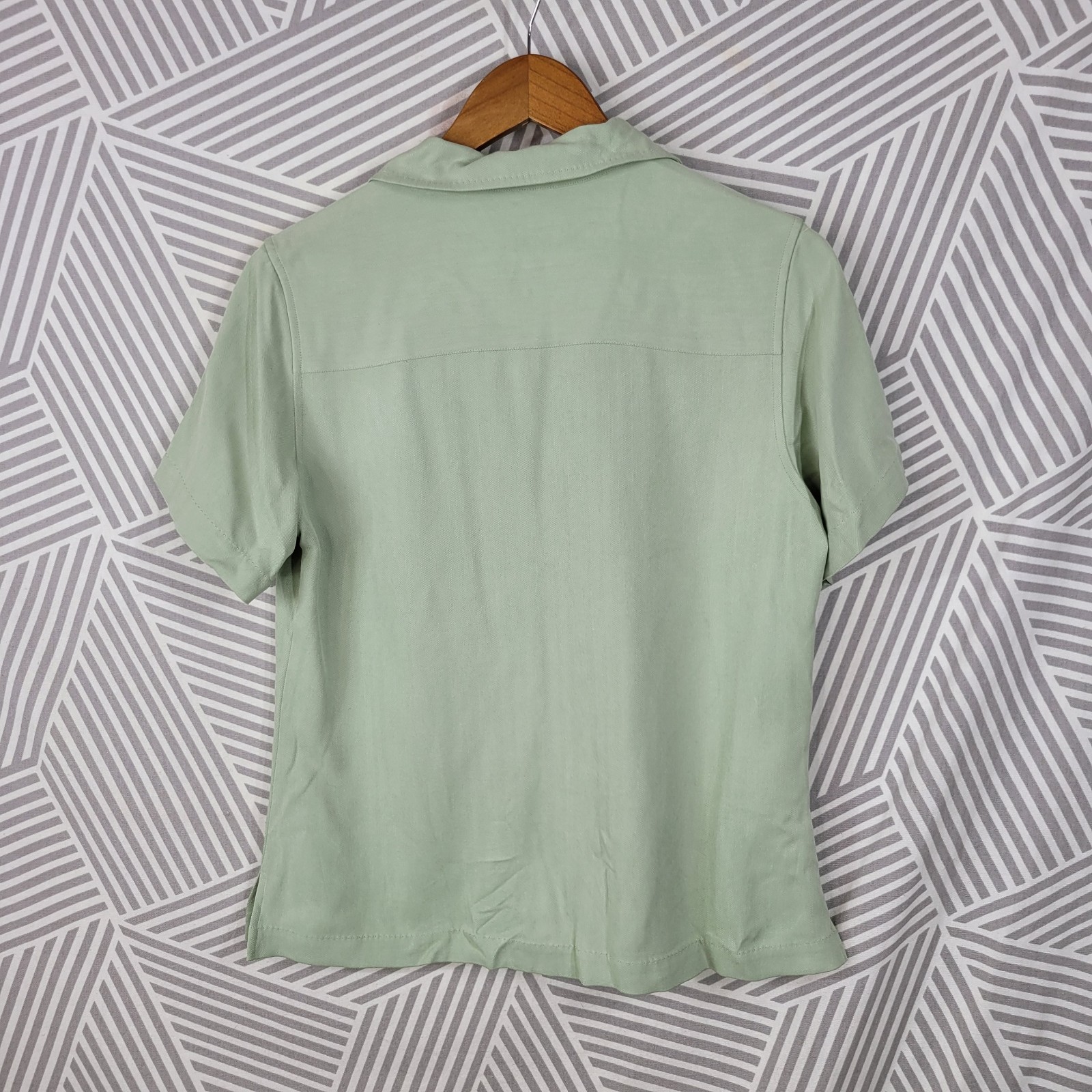 Tommy Bahama 100% Silk Button Up Top Small Camp Sage Green Waist Length