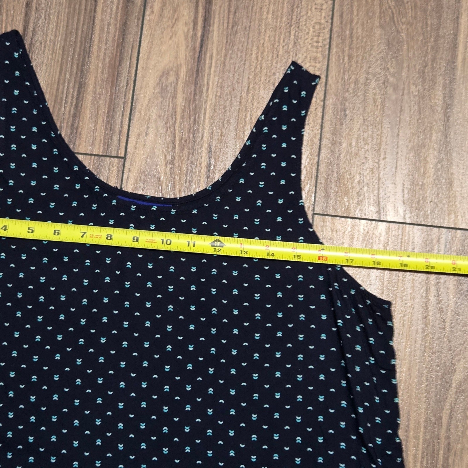 Simply Styled by Sears Navy Blue Geometric Print Scoop Neck Tank Top M