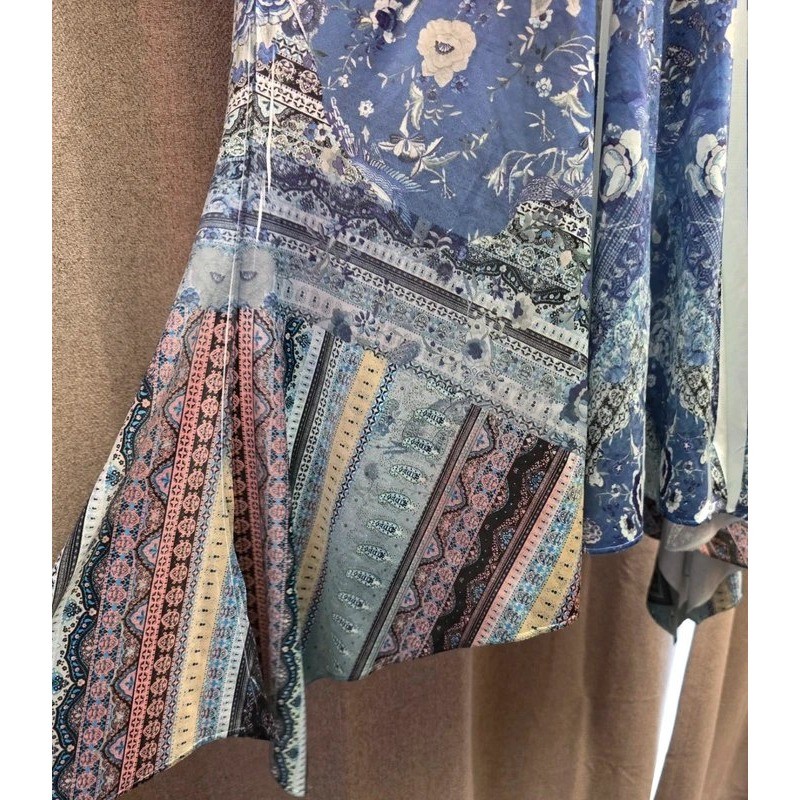 World Unity Womens Large Blue Boho Floral Medallion Sharkbite Tunic Top NWT