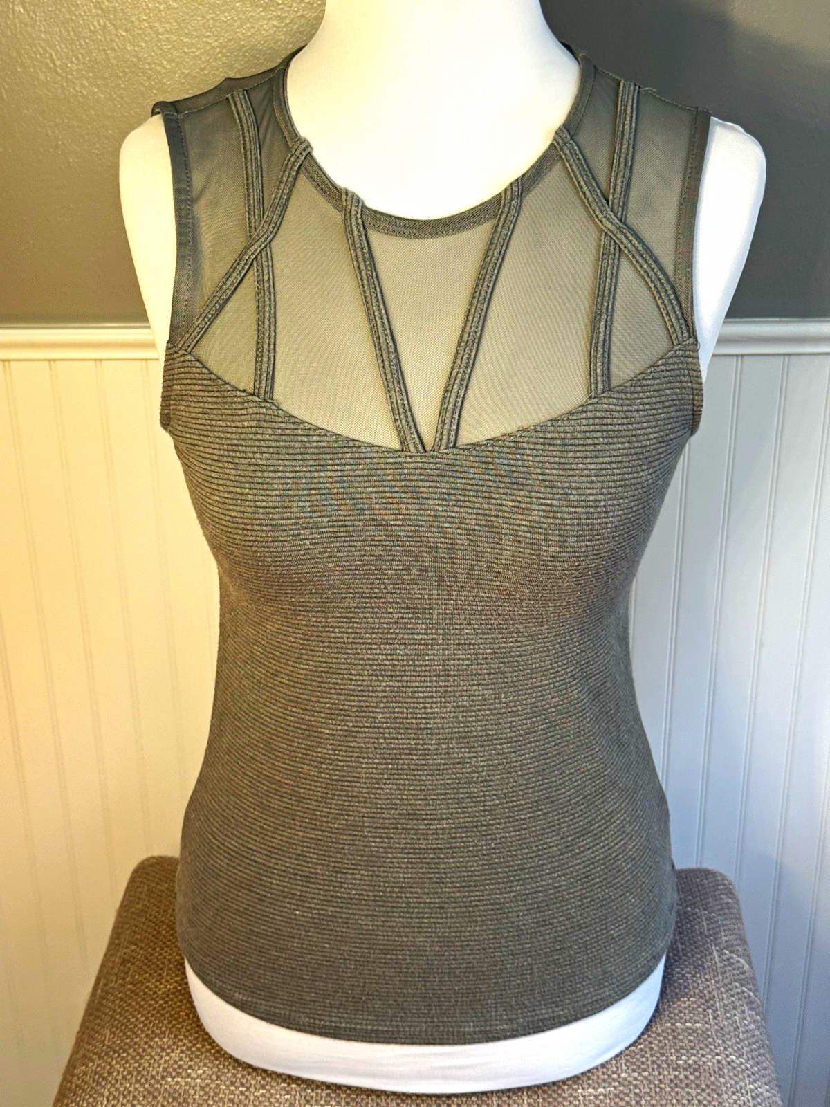 Joyce Leslie Gray Round Neck Sheer Mesh Yoke Keyhole Back Tank Top Women’s S