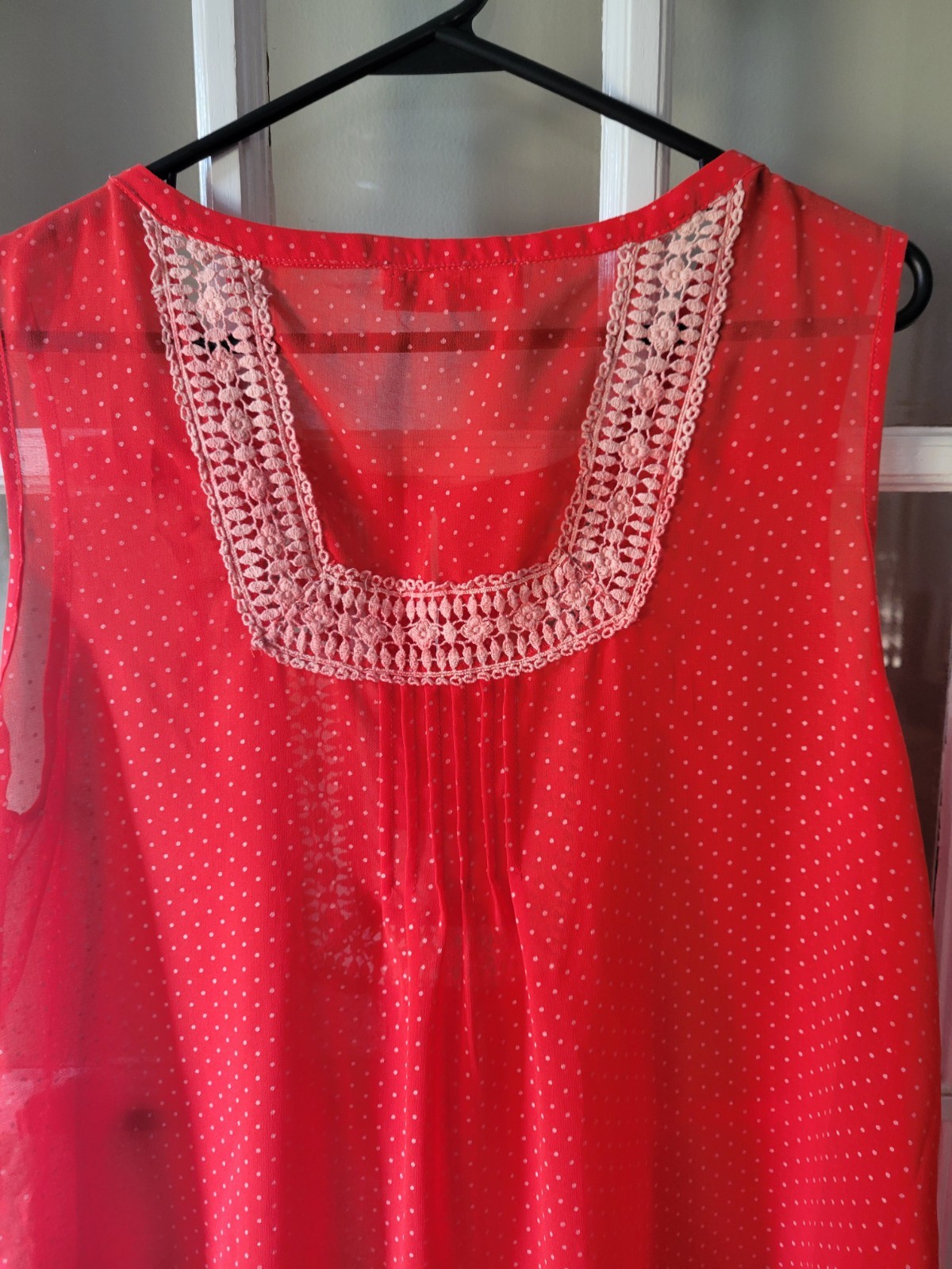 Glamour Farms Women’s Size M Sheer Crochet Sleeveless Top Lightweight Casual