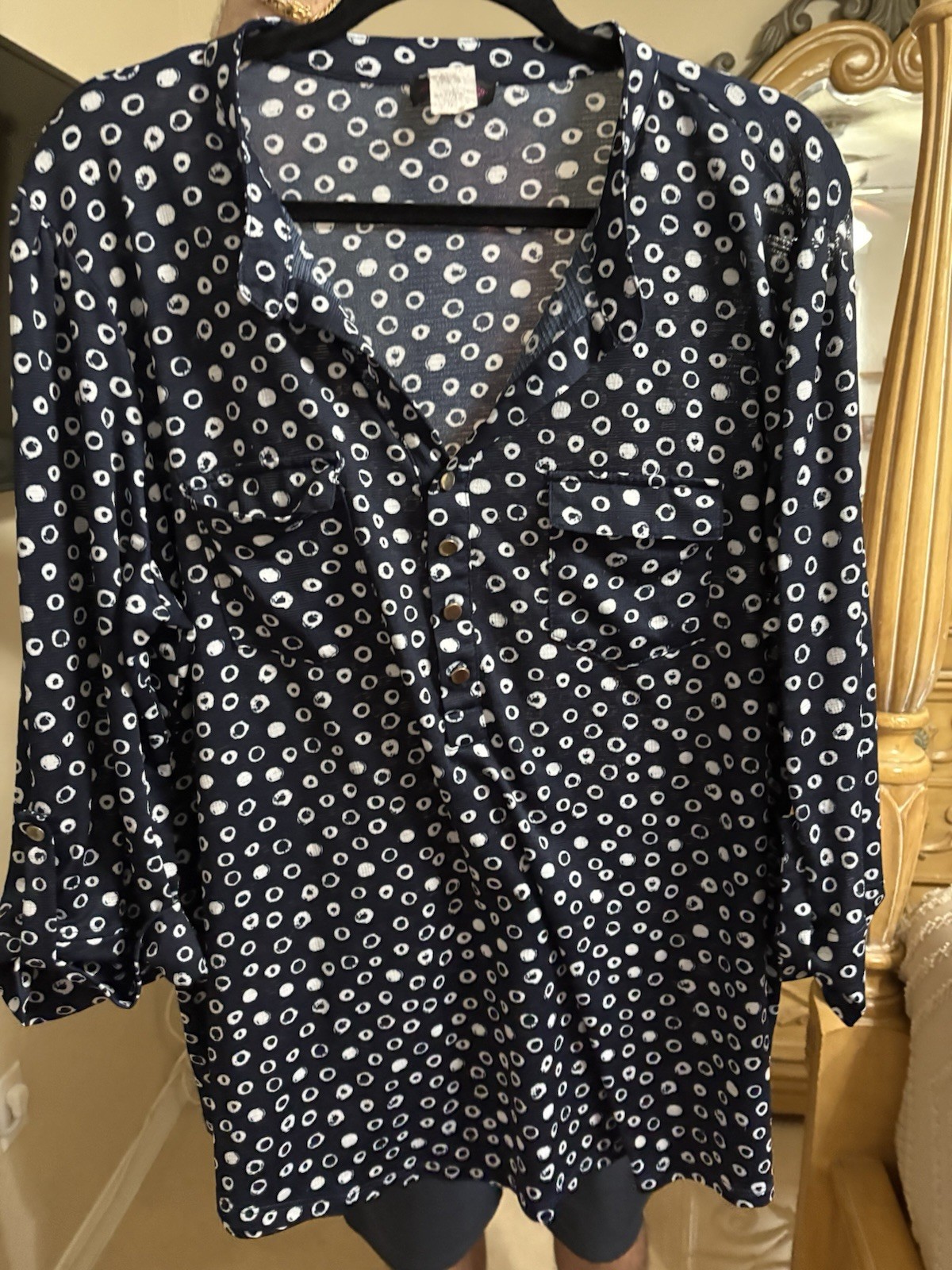 Cocomo Women’s Blue/White Polka Dot V-Neck Button Front 3/4 Sleeve Blouse