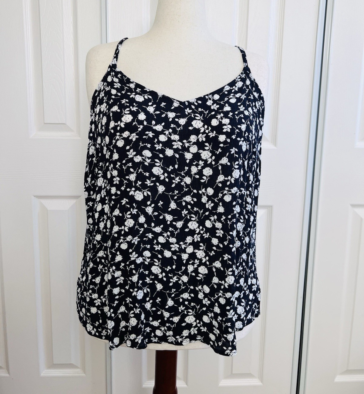 Skies Are Blue Black & White Floral Swing Cami Tank Plus Size 1X Resort Wear