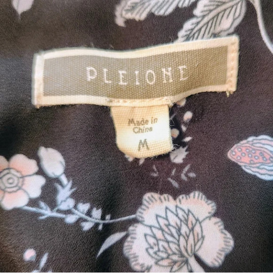 Pleione V-Neck‎ Floral Blouse Women’s Medium