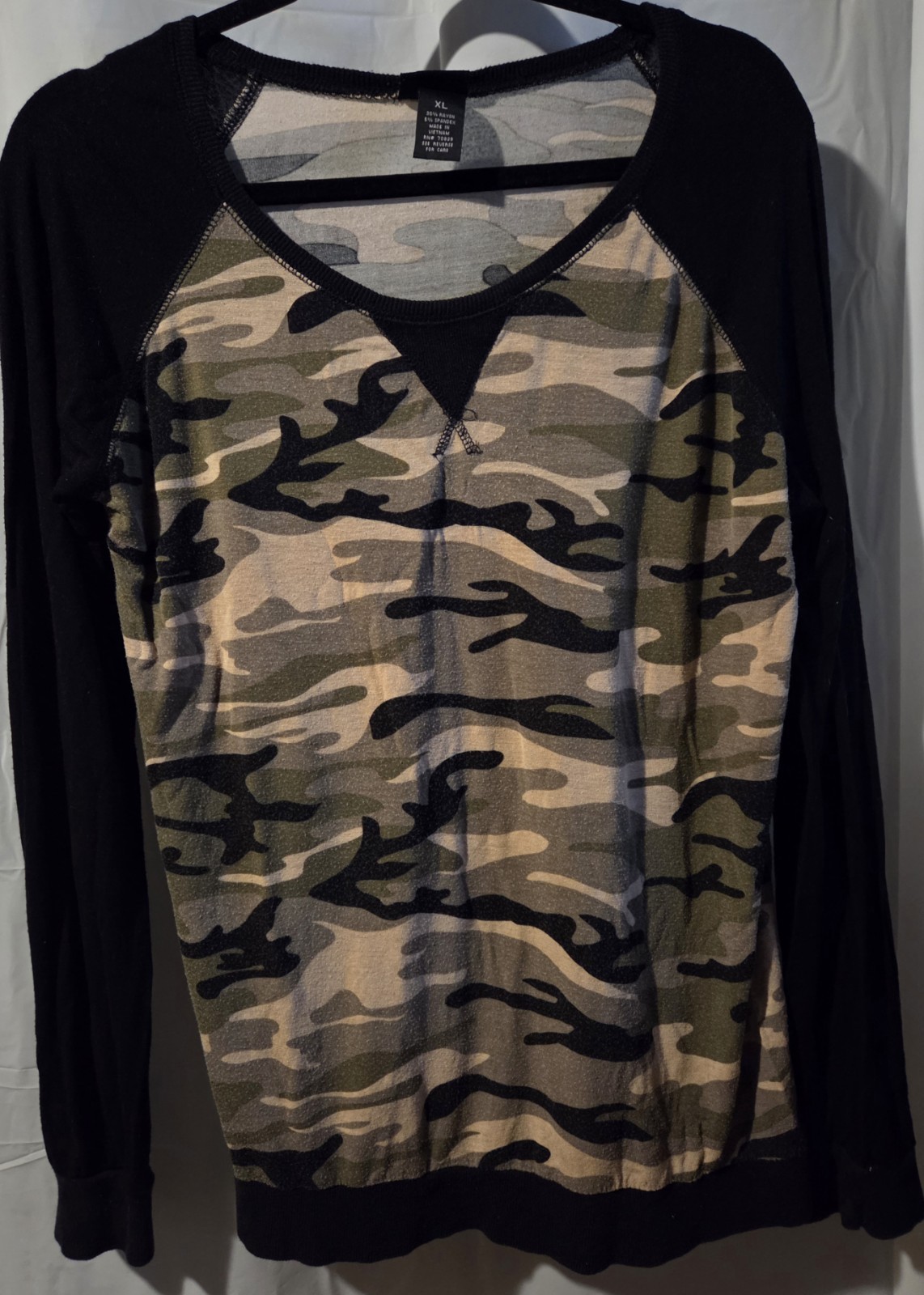 Rue 21 Womens XL Camo Jersey