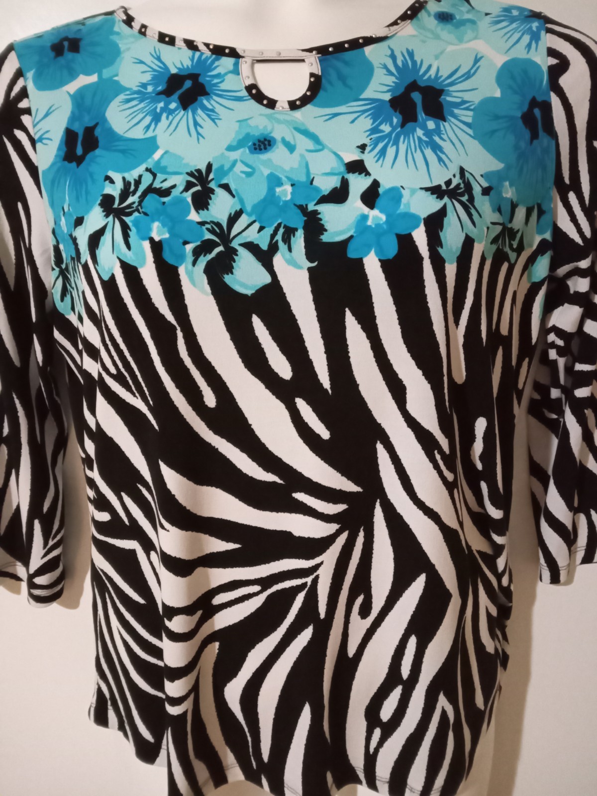 MULIPLES Womens Medium Top Blue Black Zebra Print Pullover Stretch Knit Studded