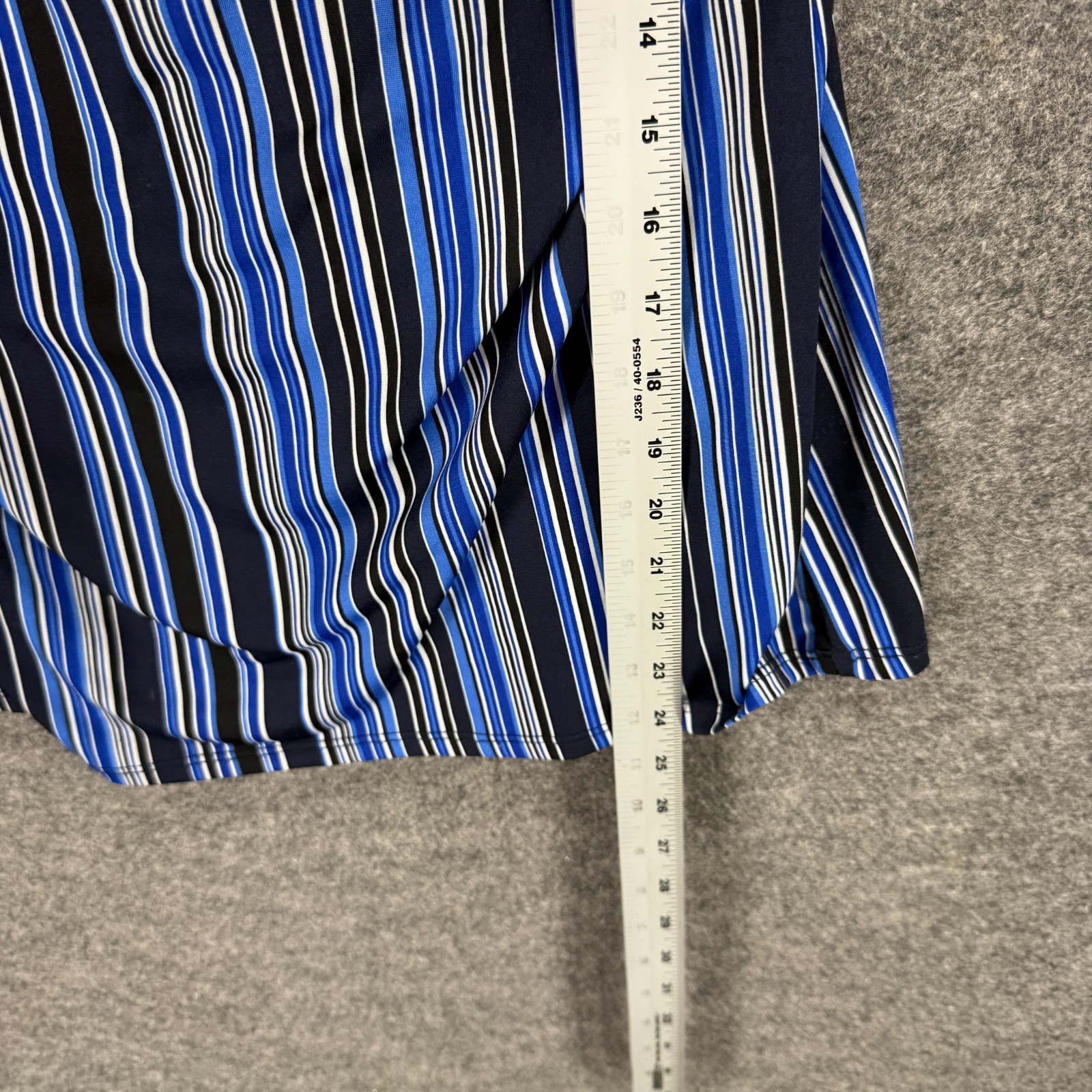 Roz & Ali Blouse Women S Blue Striped V-Neck Zipper Short Sleeve Casual Top