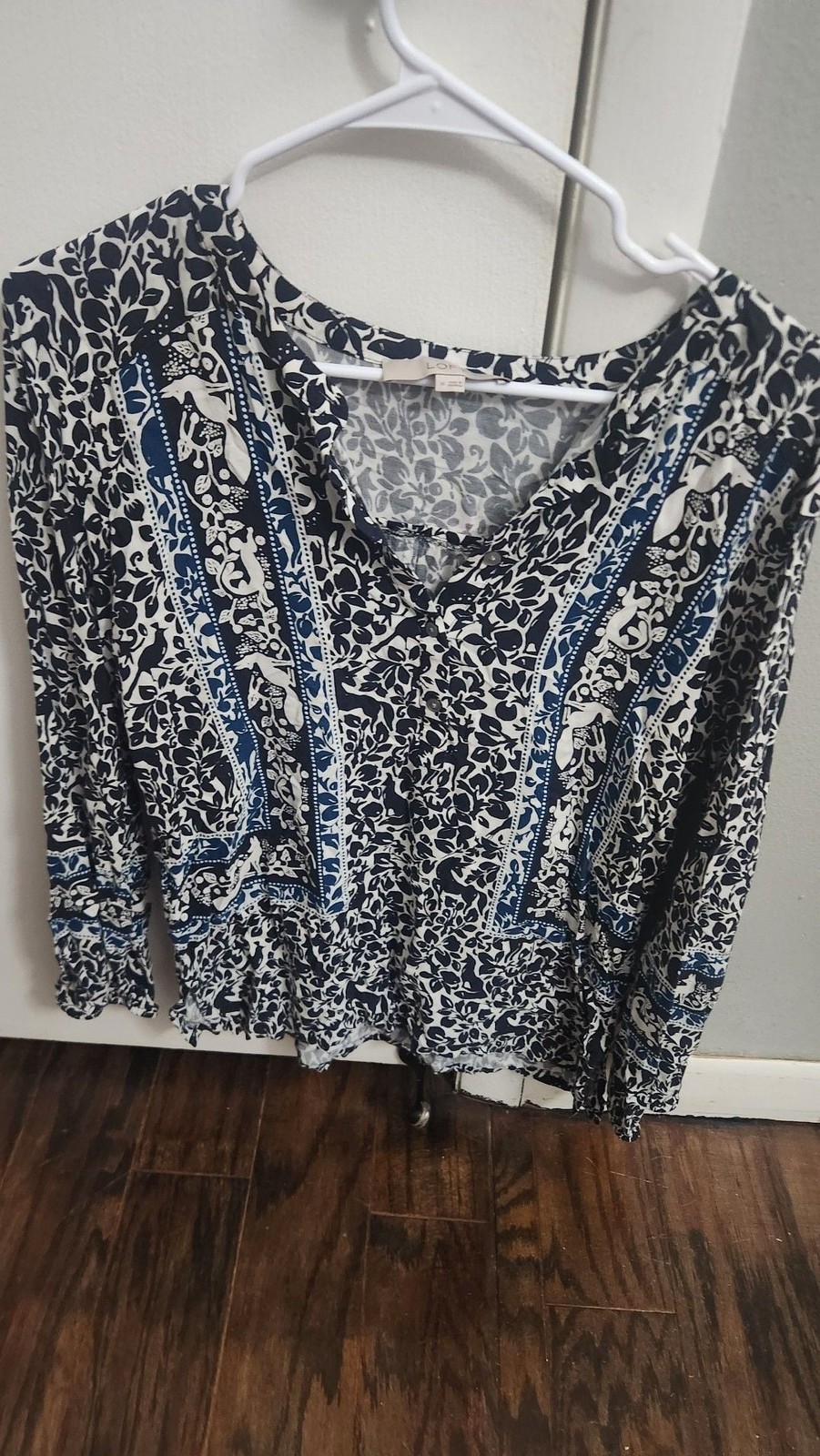 LOFT Women’s Navy and White Floral Animal Print Button-Down Long Sleeve Blouse S