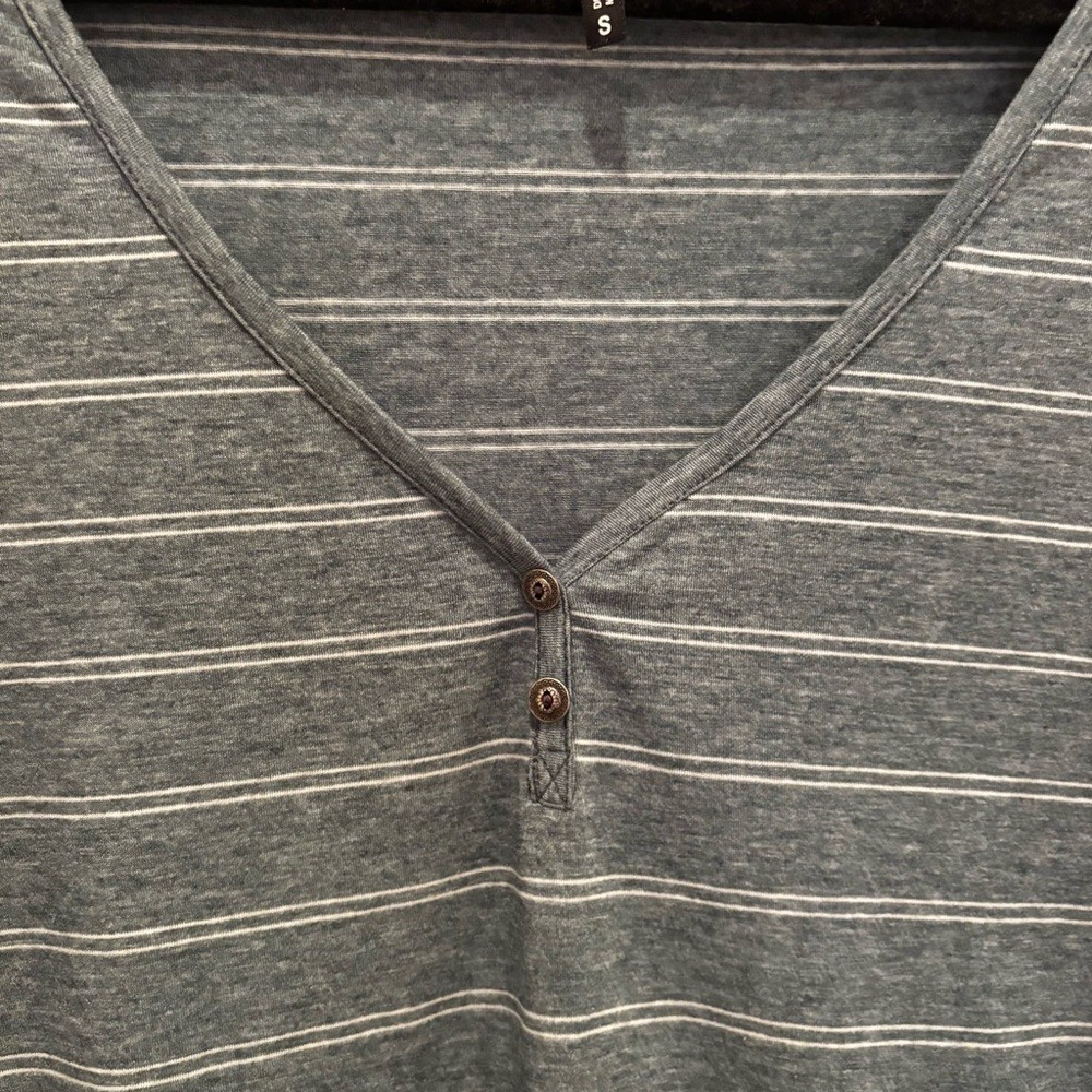 Kuhl Lisette Women’s Shirt Melange Performance Fabric V-neck Striped Size Small