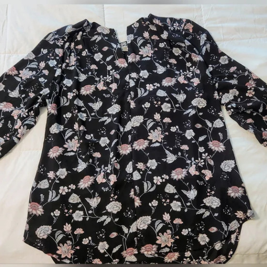 Pleione V-Neck‎ Floral Blouse Women’s Medium