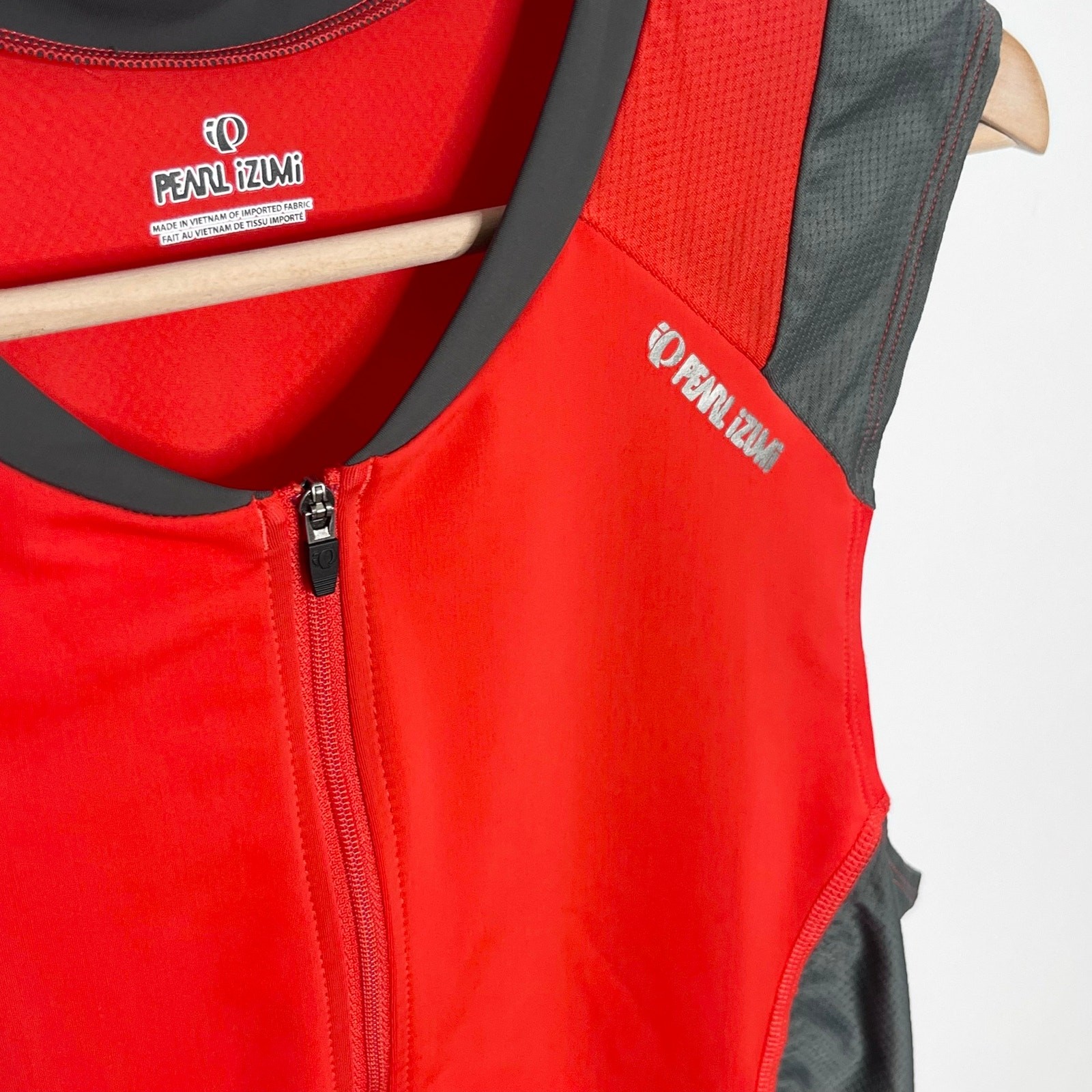 Pearl Izumi Women’s Sleeveless Cycling Jersey Red Gray 1/2 Zip Rear Pocket Large