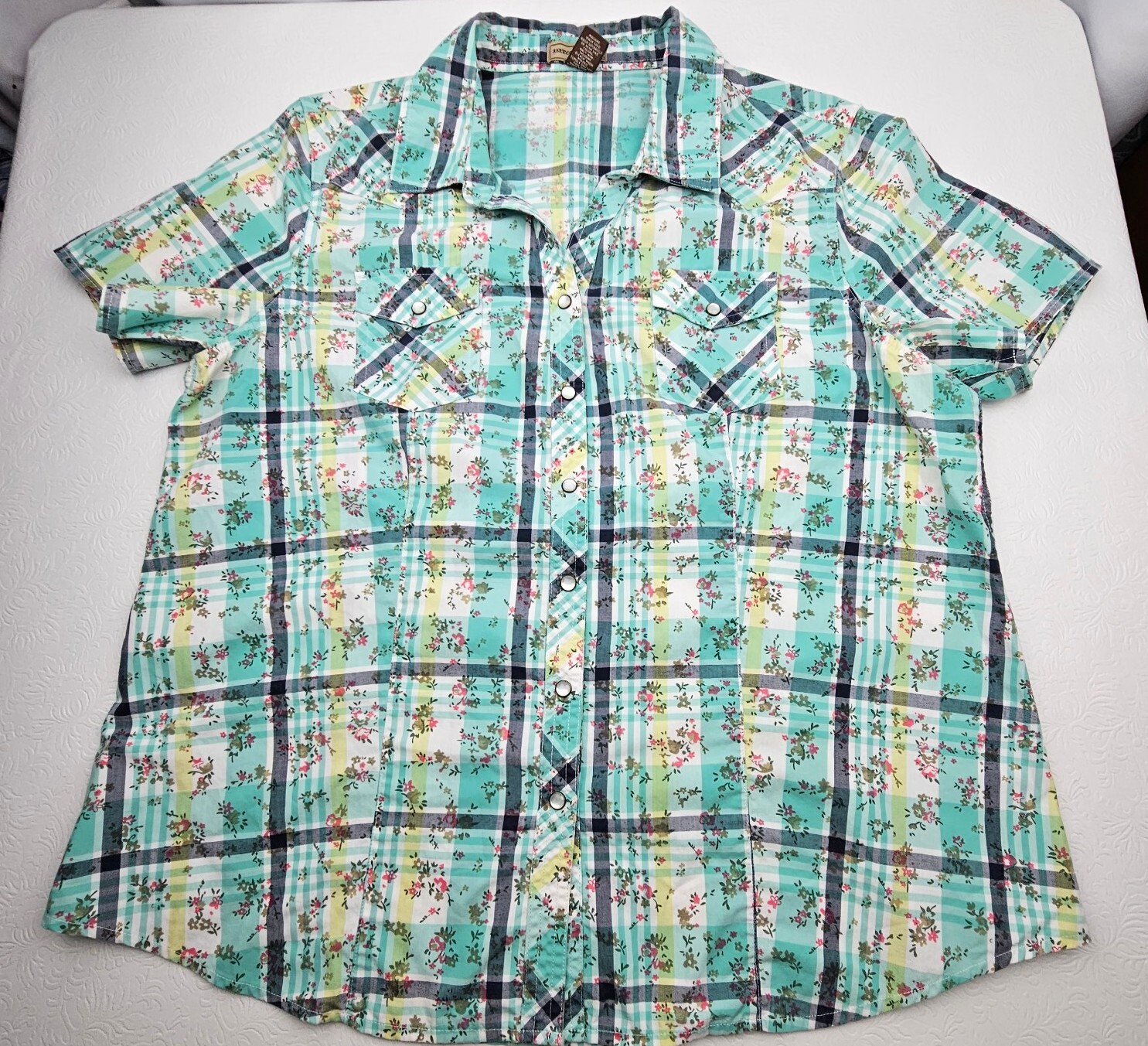 Bit N Bridle Womens Size XL Pearl Snap Up Shirt Green Floral Pit To Pit 22in