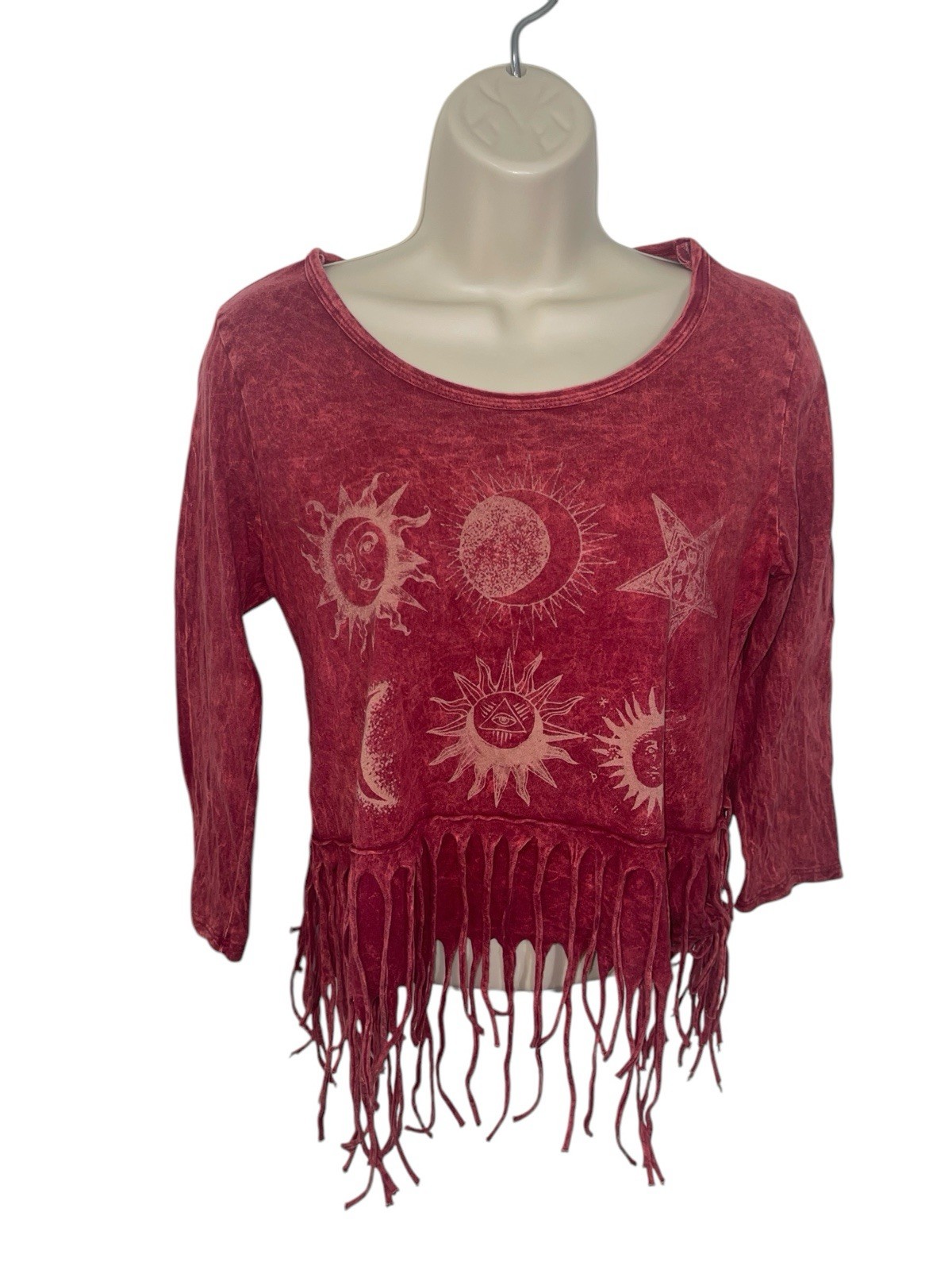 FRESHWEAR BY BUCKLE Women’s Medium Celestial Print Cropped Top with Fringe