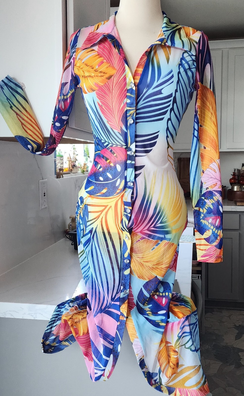 Queen Mania Women’s Miami Nights Floral Print Shear Cover Up Long Sleeve Size M