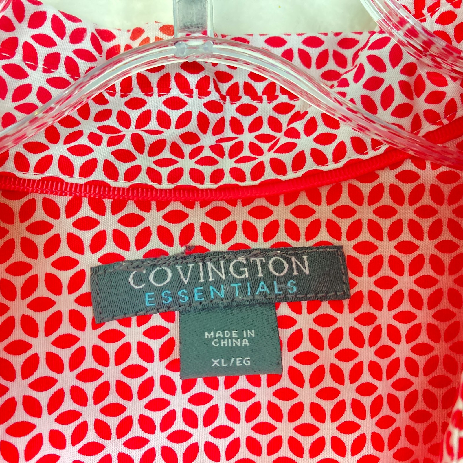 Covington Essentials Women’s Button Front Blouse Size L Pink Geometric Fitted