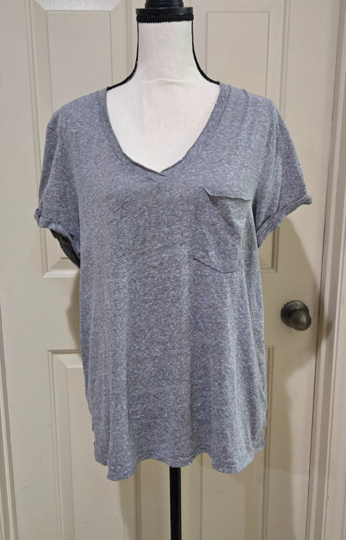 t. La Anthropologie sz XL gray v-neck tshirt