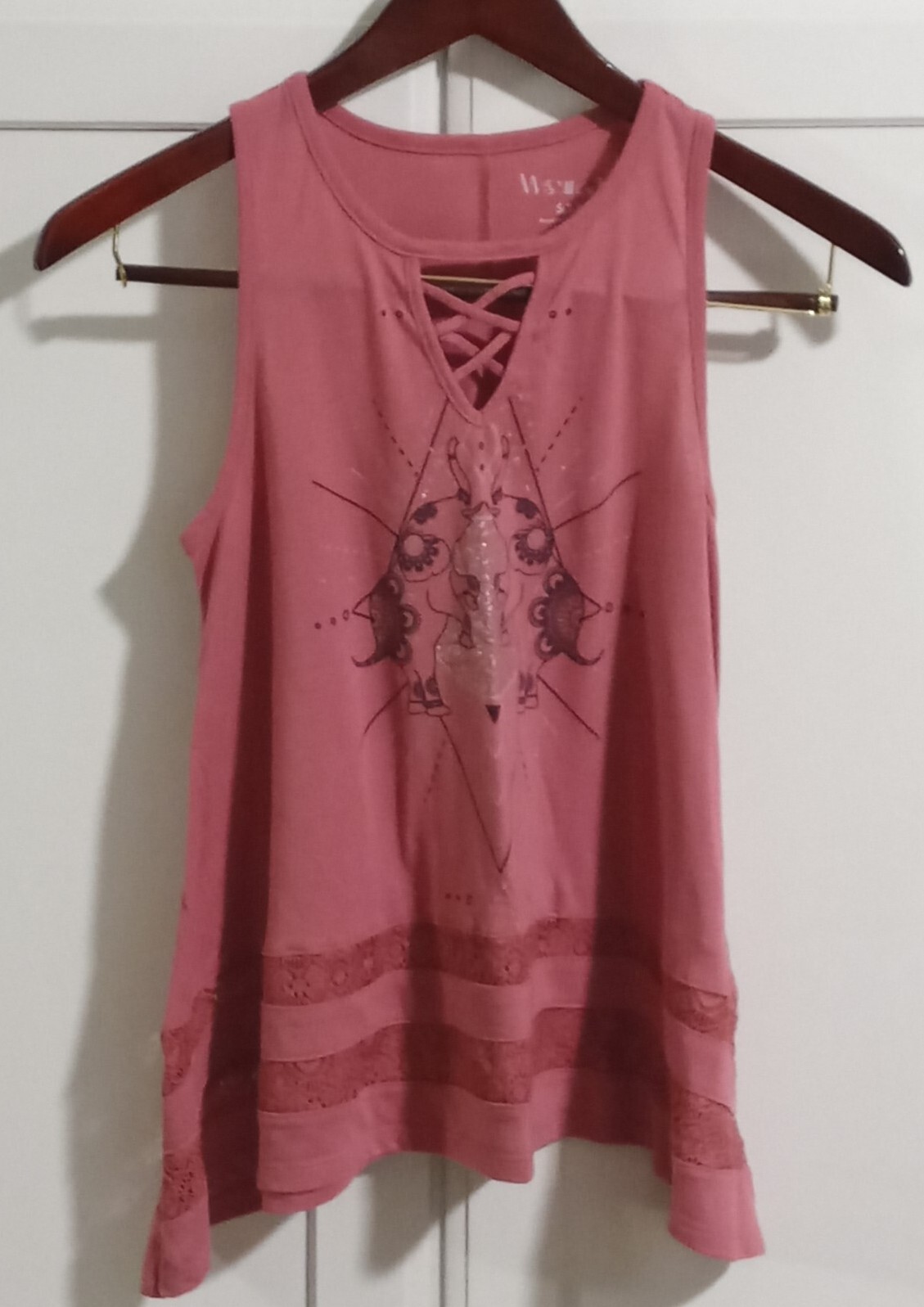 Wound Up Women’s Jersey Tank Top Size S 3-5 Rose Elephant Print Hindu Lace, EUC