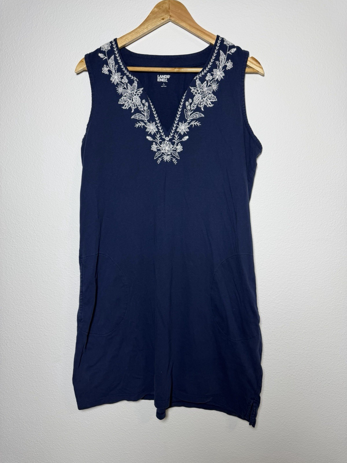 Lands’ End Floral Embroidered V-Neck Sleeveless Knit Tunic Tank Women’s L