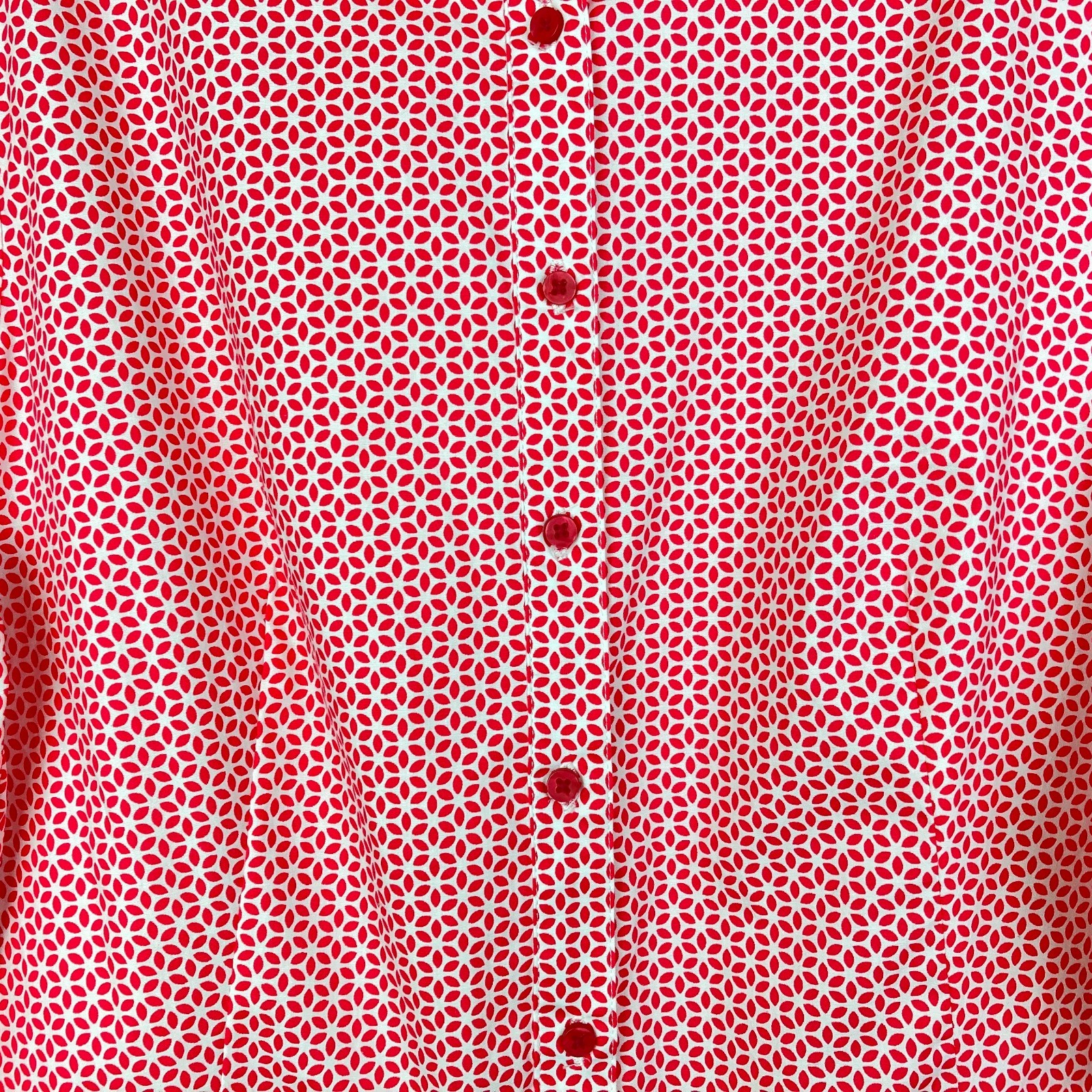 Covington Essentials Women’s Button Front Blouse Size L Pink Geometric Fitted