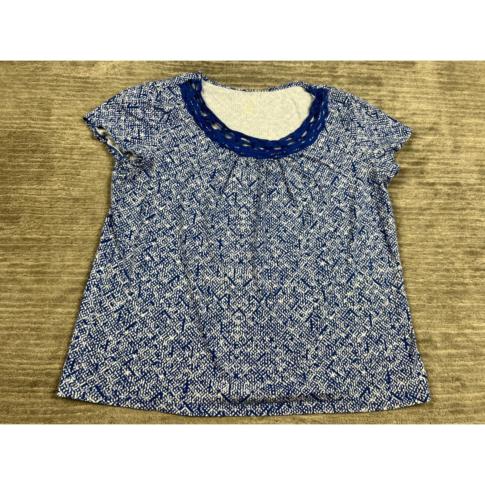 St. John’s Bay Top Womens XL Blue White Geometric Lattice Neck Short Sleeve Tee
