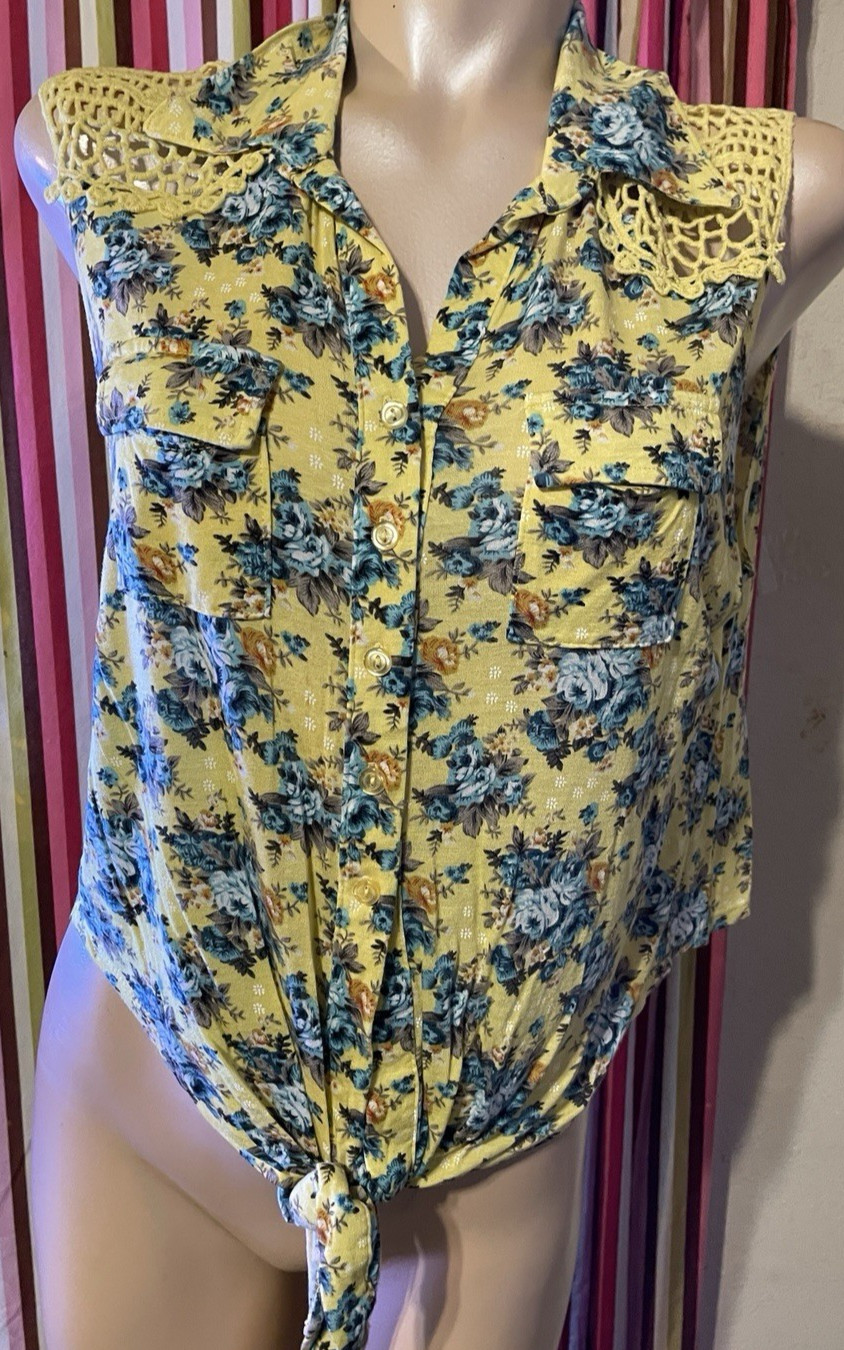 Rue 21 Women’s XL Yellow Floral Print Lace Shoulder Button Front Sleevless Top