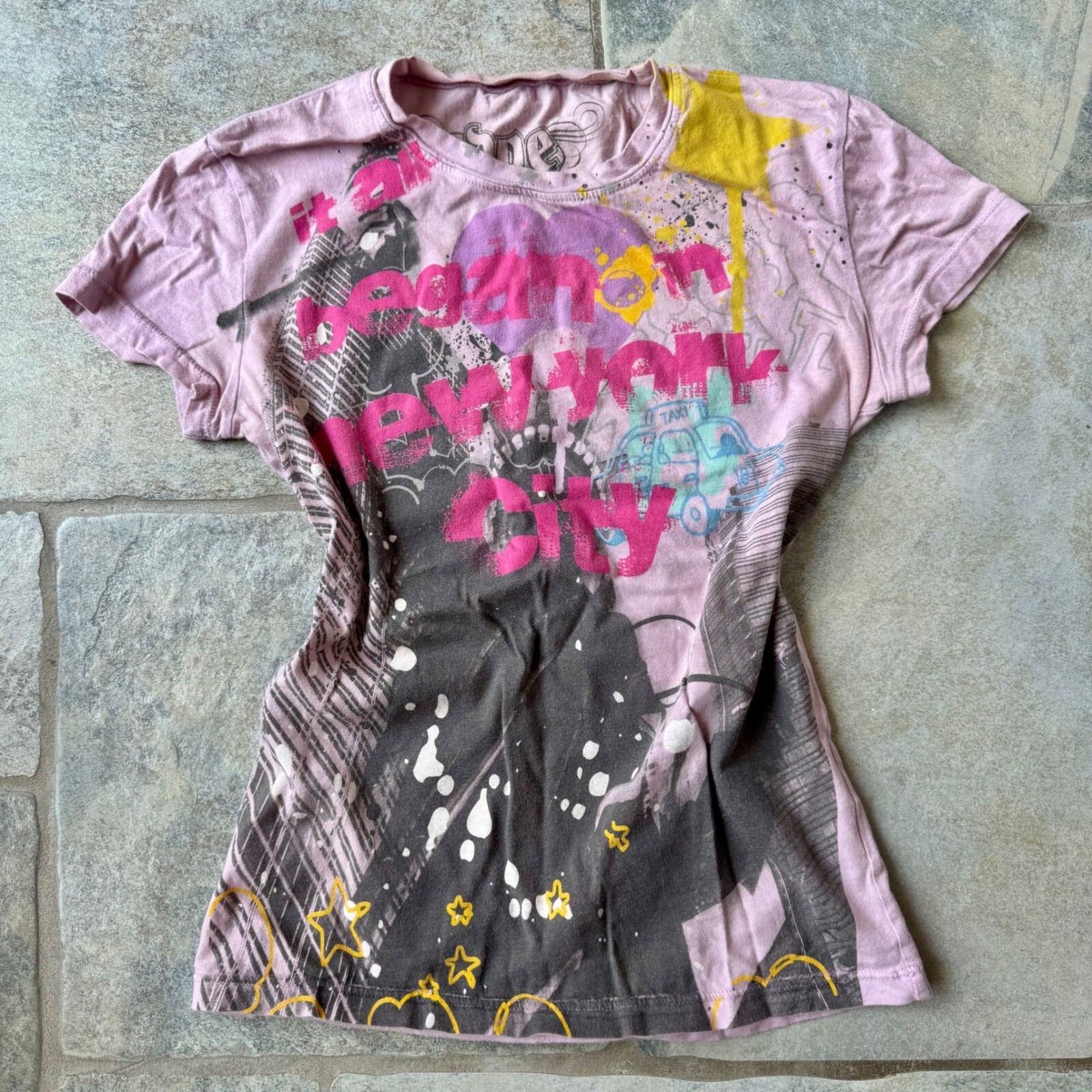 Y2K DOE Mighty Fine Graphic Tee Sz Small “It All Began in New York City” 2000s