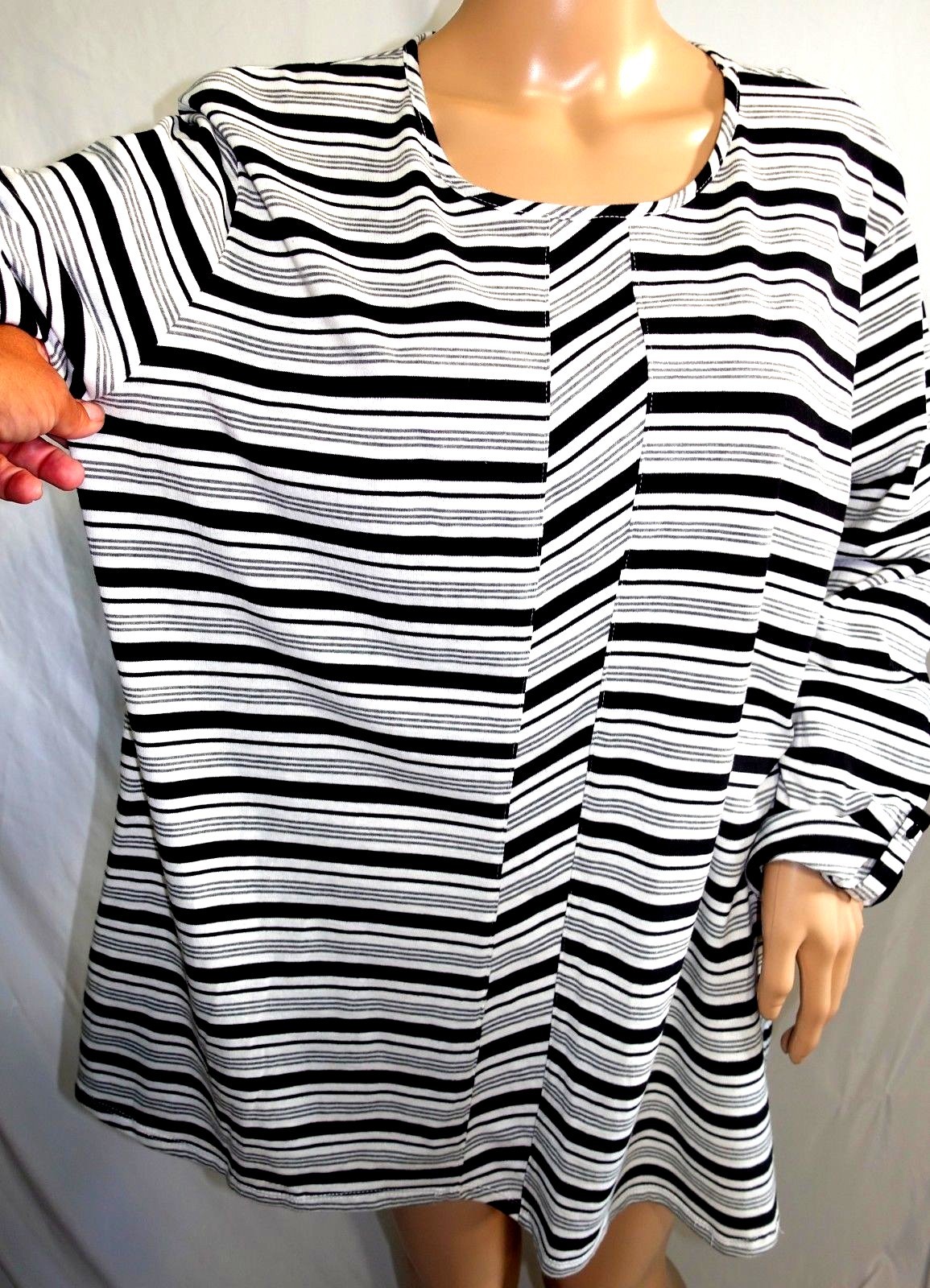 N Touch Women Plus 1x 2x 3x Black Gray Ivory Striped Sweater Top Blouse Shirt