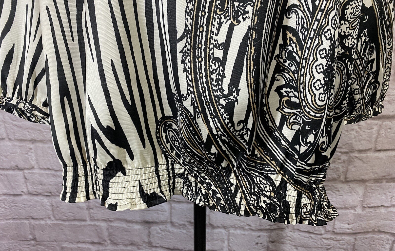 CHICOS 3 XL Blouson Top Satin Floral Scroll Print Ivory Black Tan Shirt EUC