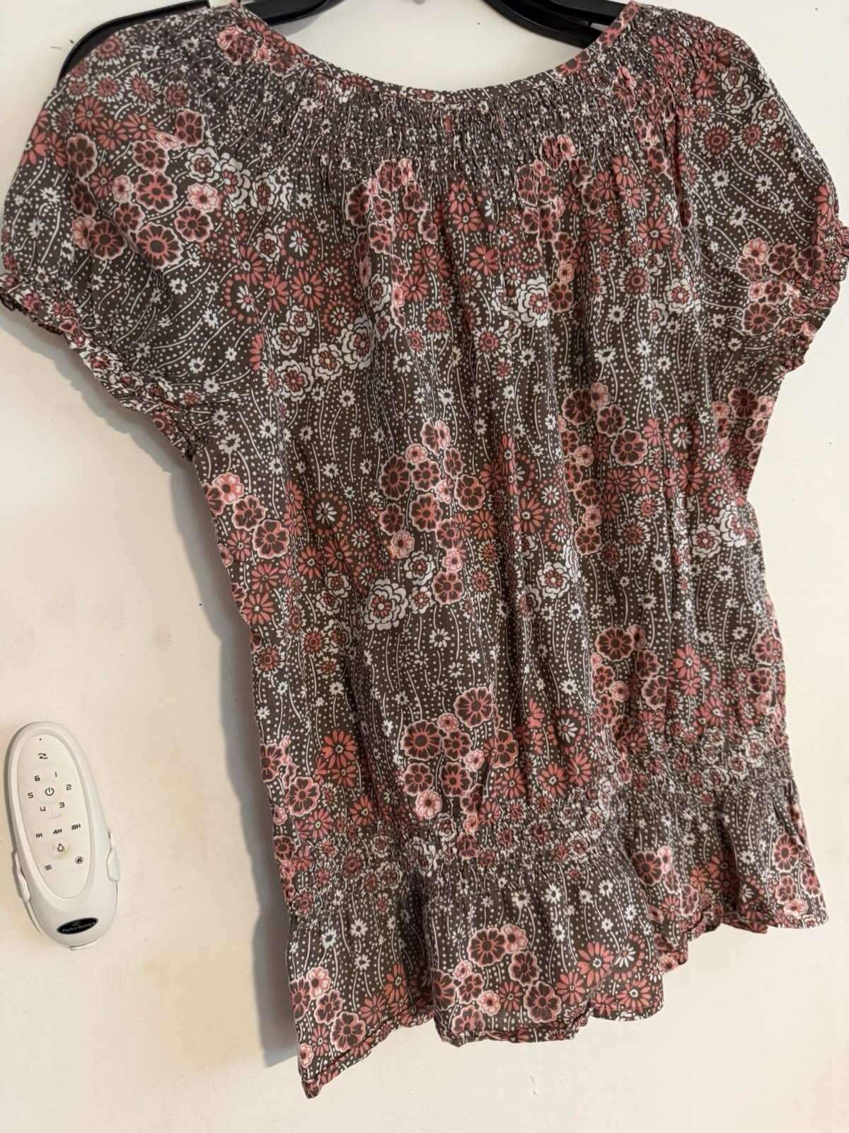 IZOD Women’s Brown Pink White Floral Button Front Smocked Blouse Short Sleeve M