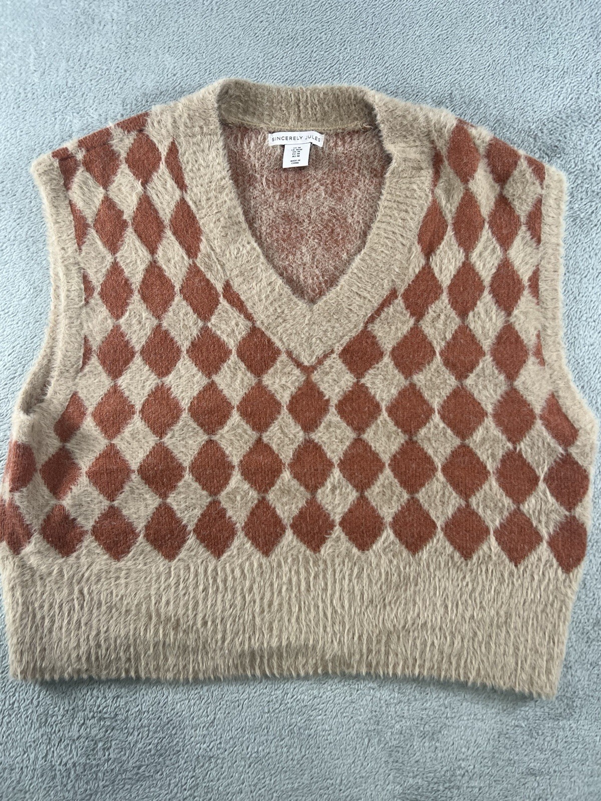 Sincerely Jules Womens M Argyle Diamond Eyelash Knit VNeck Sweater Vest Tan Rust