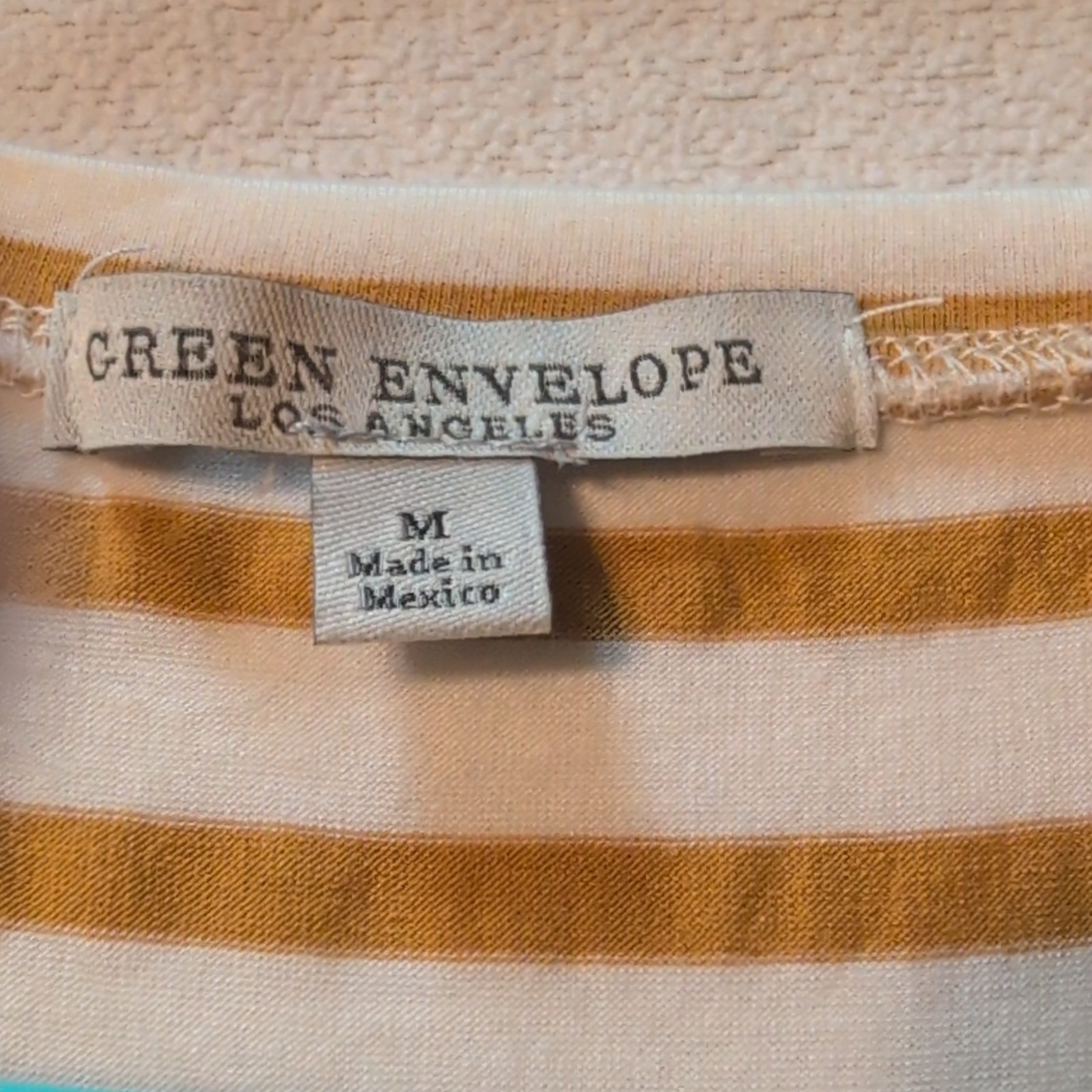 Green Envelope Women’s White/Yellow Striped V-Neck Puff Short Sleeve T-Shirt M