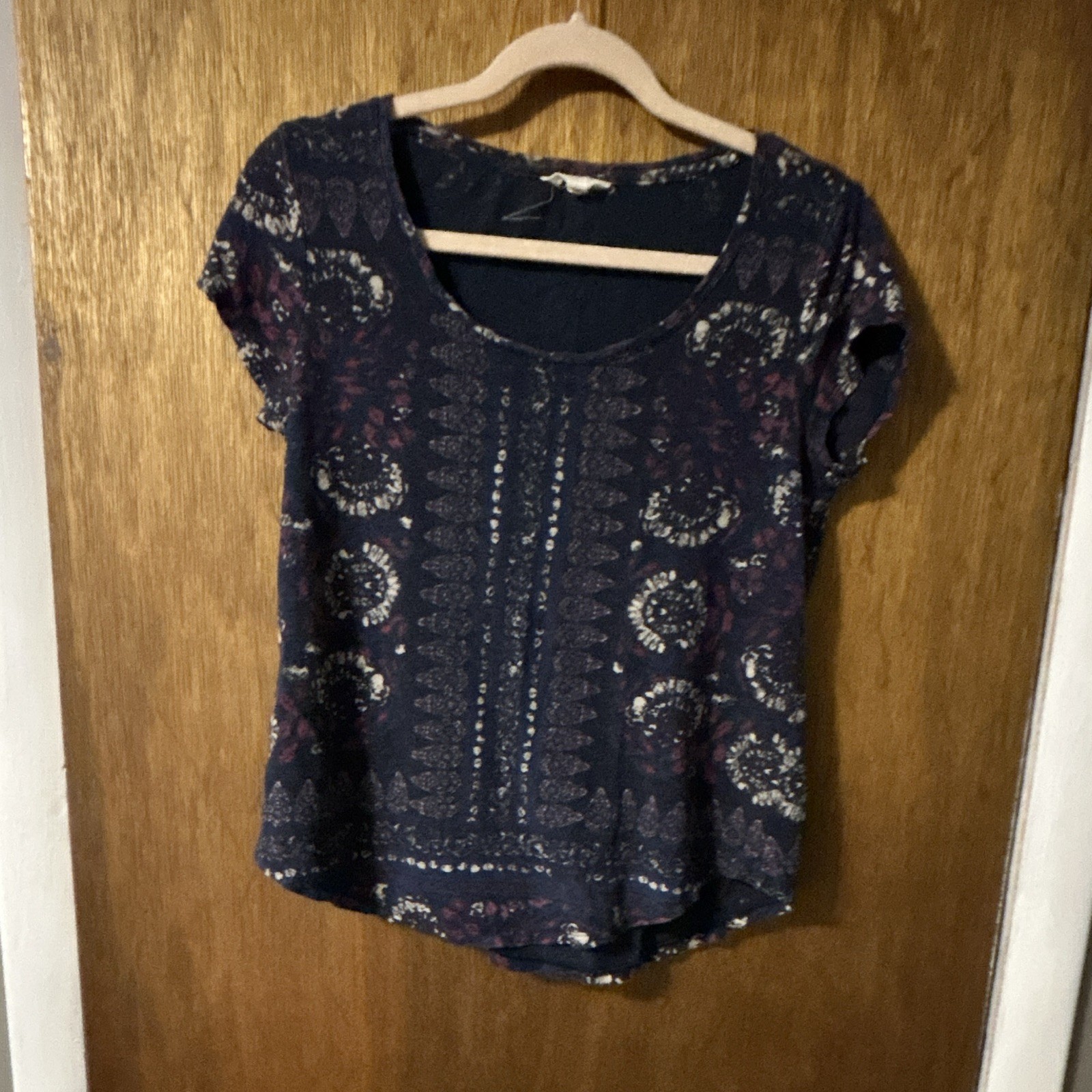 Lucky Brand Blue Burgundy & White Scoop Neck Top Size S