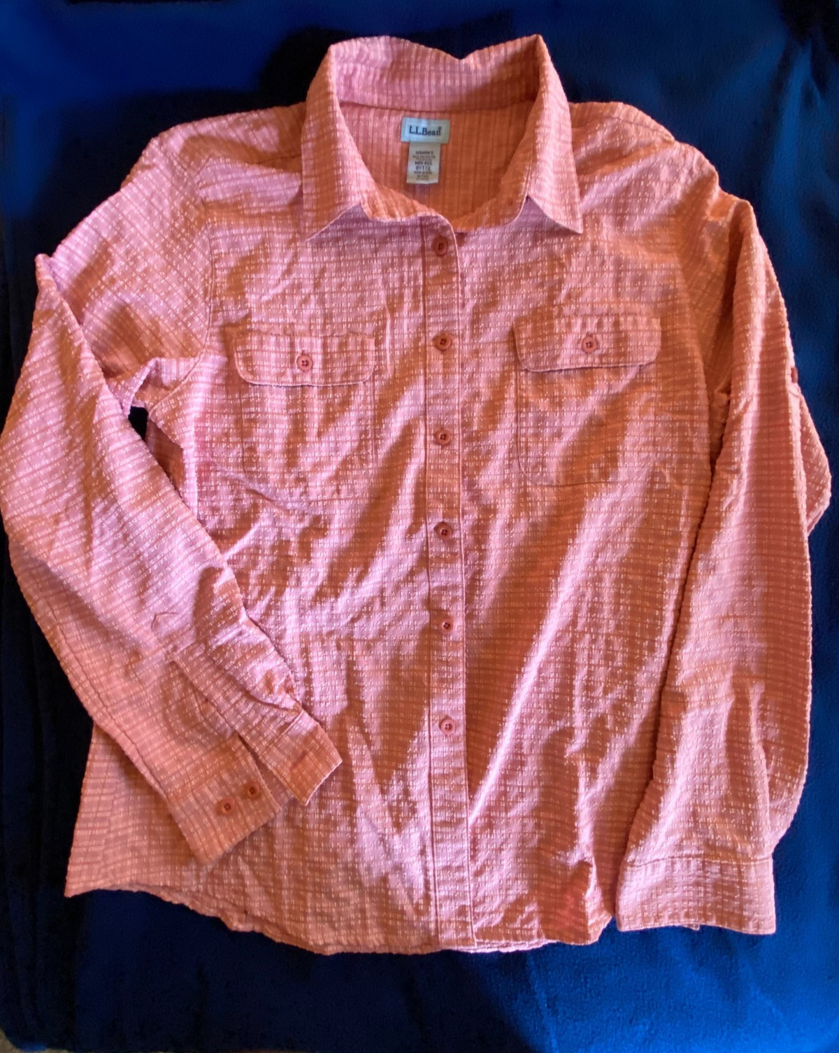 LL Bean Women’s long sleeve textured pink long sleeve button down, size M