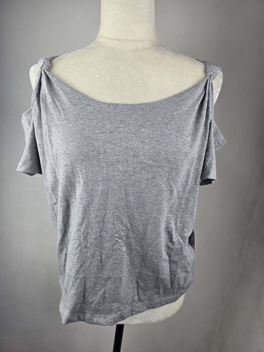 NWT! POOF NEW YORK Size Medium Women’s Gray Cold/Open Shoulder T-Shirt