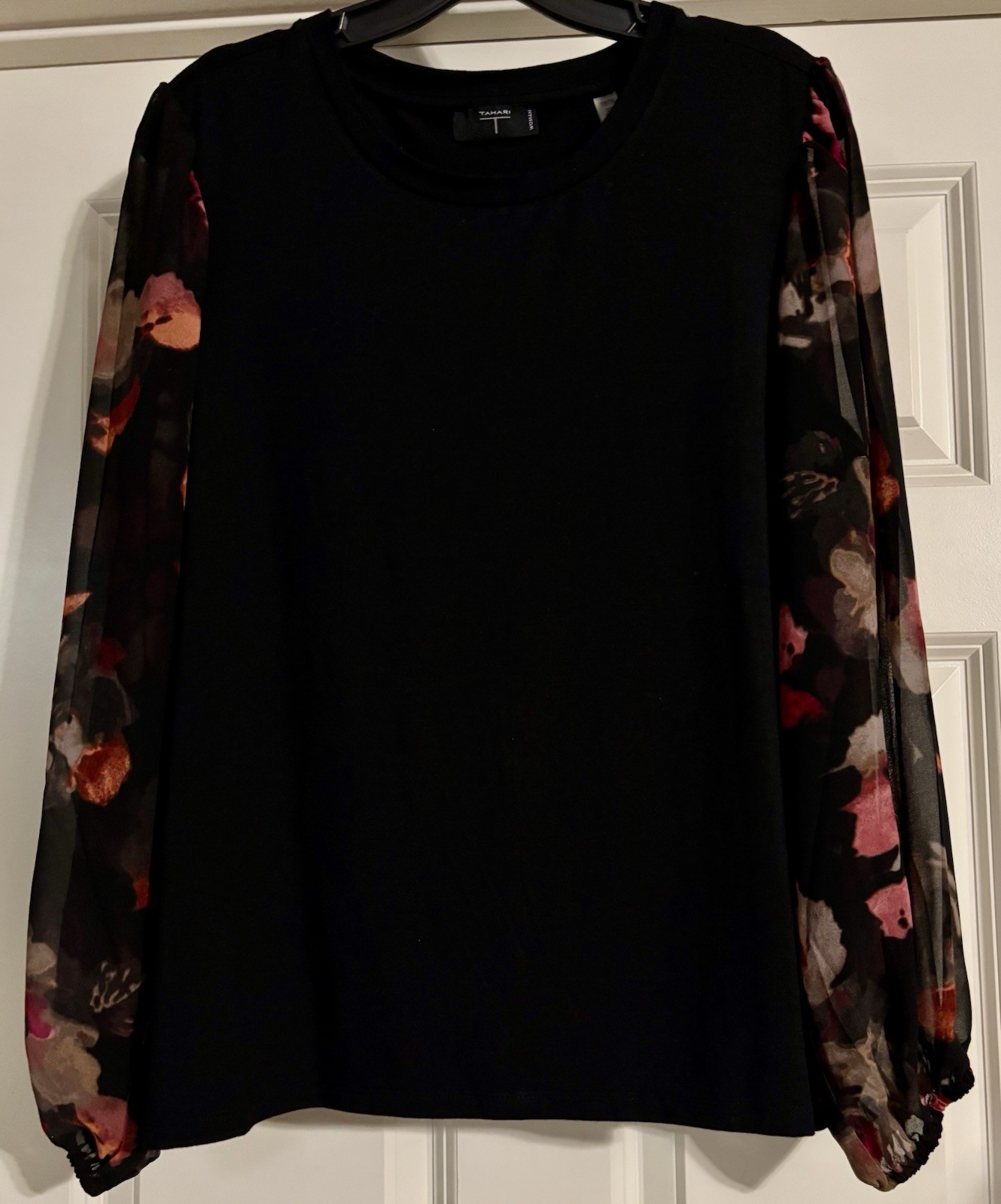 $88 T Tahari Mixed Media Floral Chiffon Sleeve Size 1X Black Knit Jersey Blouse